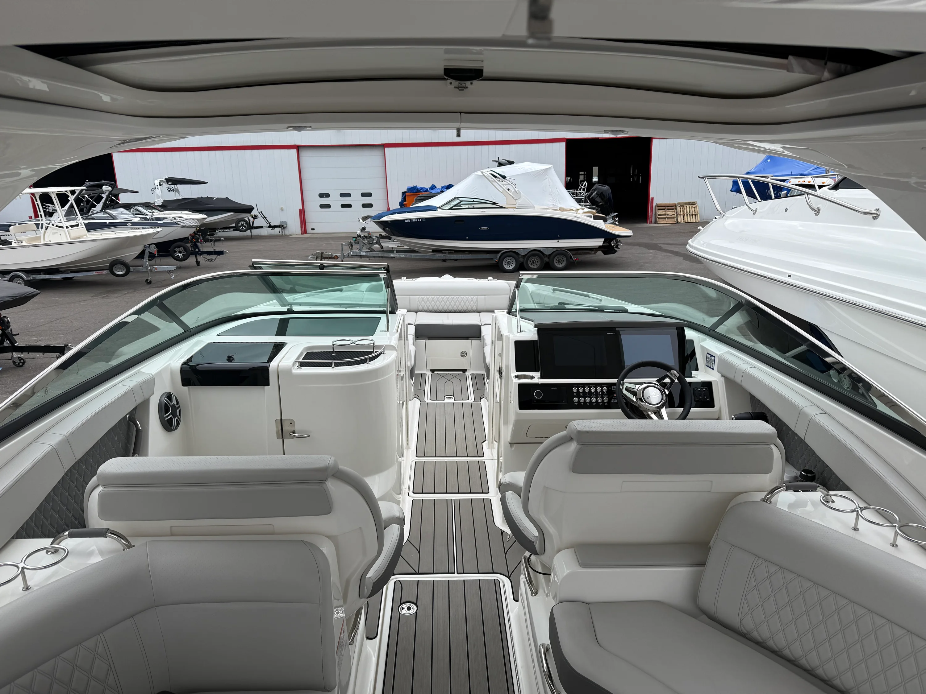 2026 Sea Ray 350 SLX Image Thumbnail #10