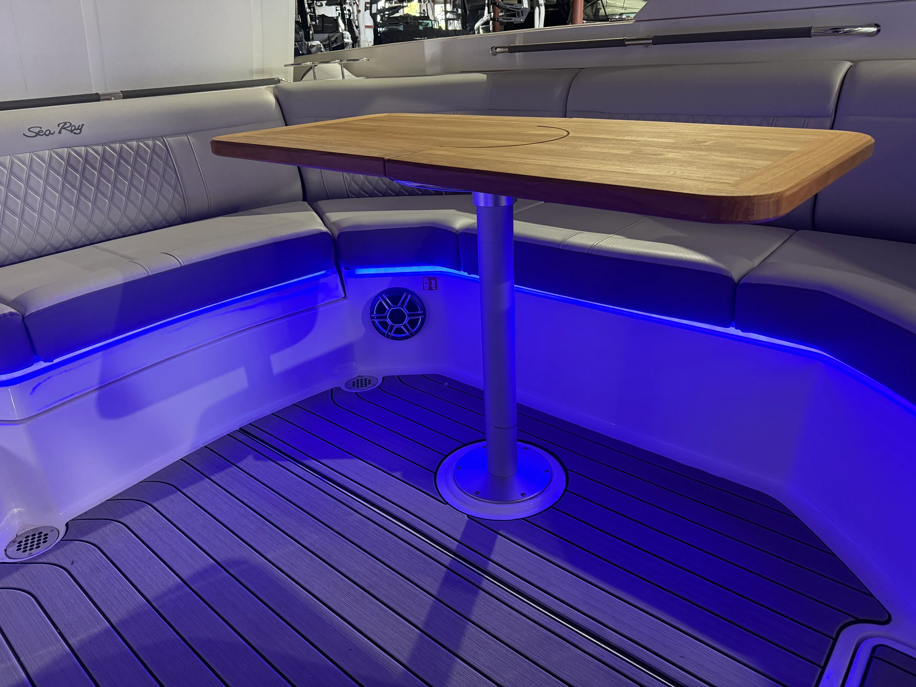 2026 Sea Ray 350 SLX Image Thumbnail #12