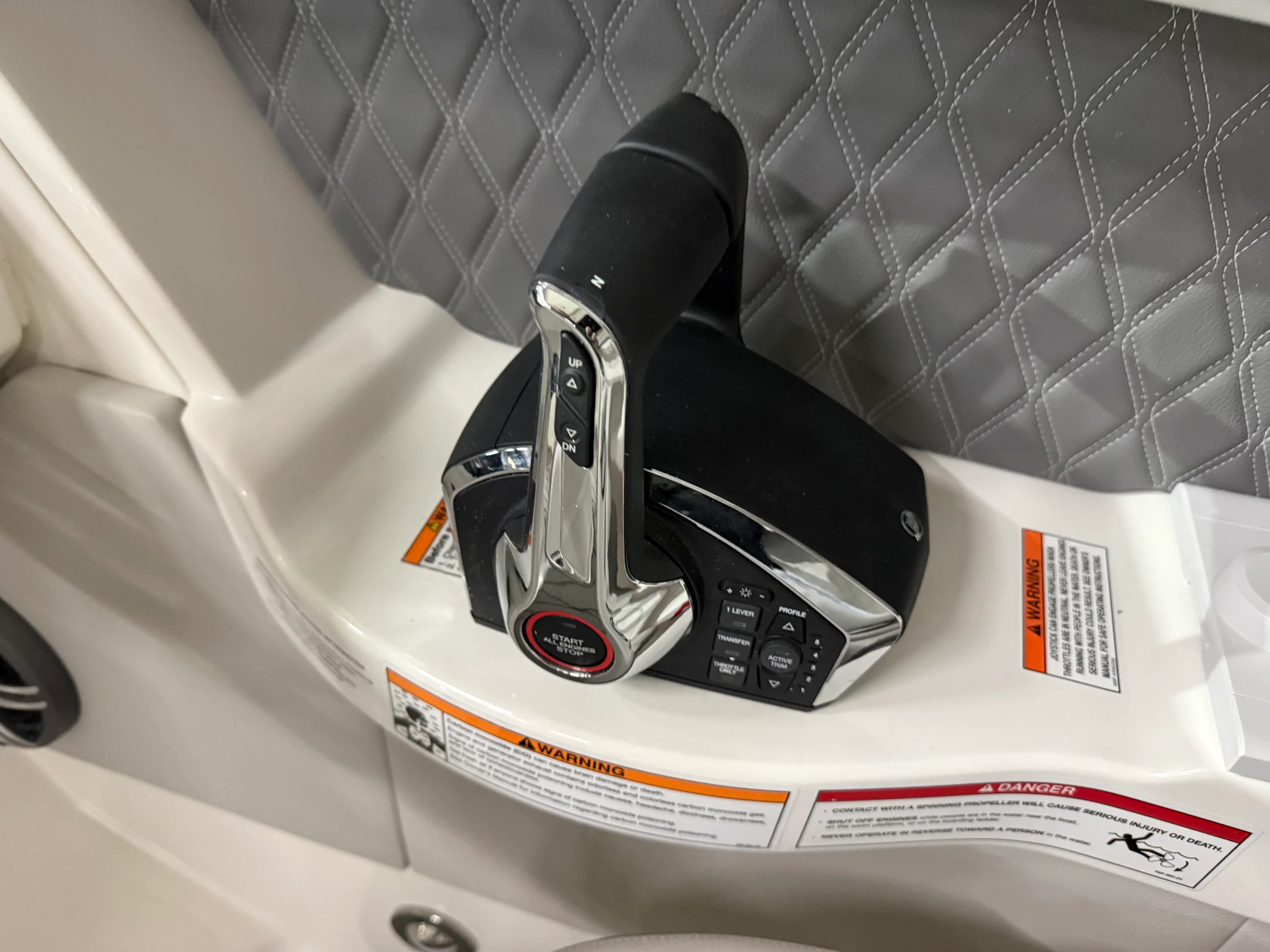 2026 Sea Ray 350 SLX Image Thumbnail #18