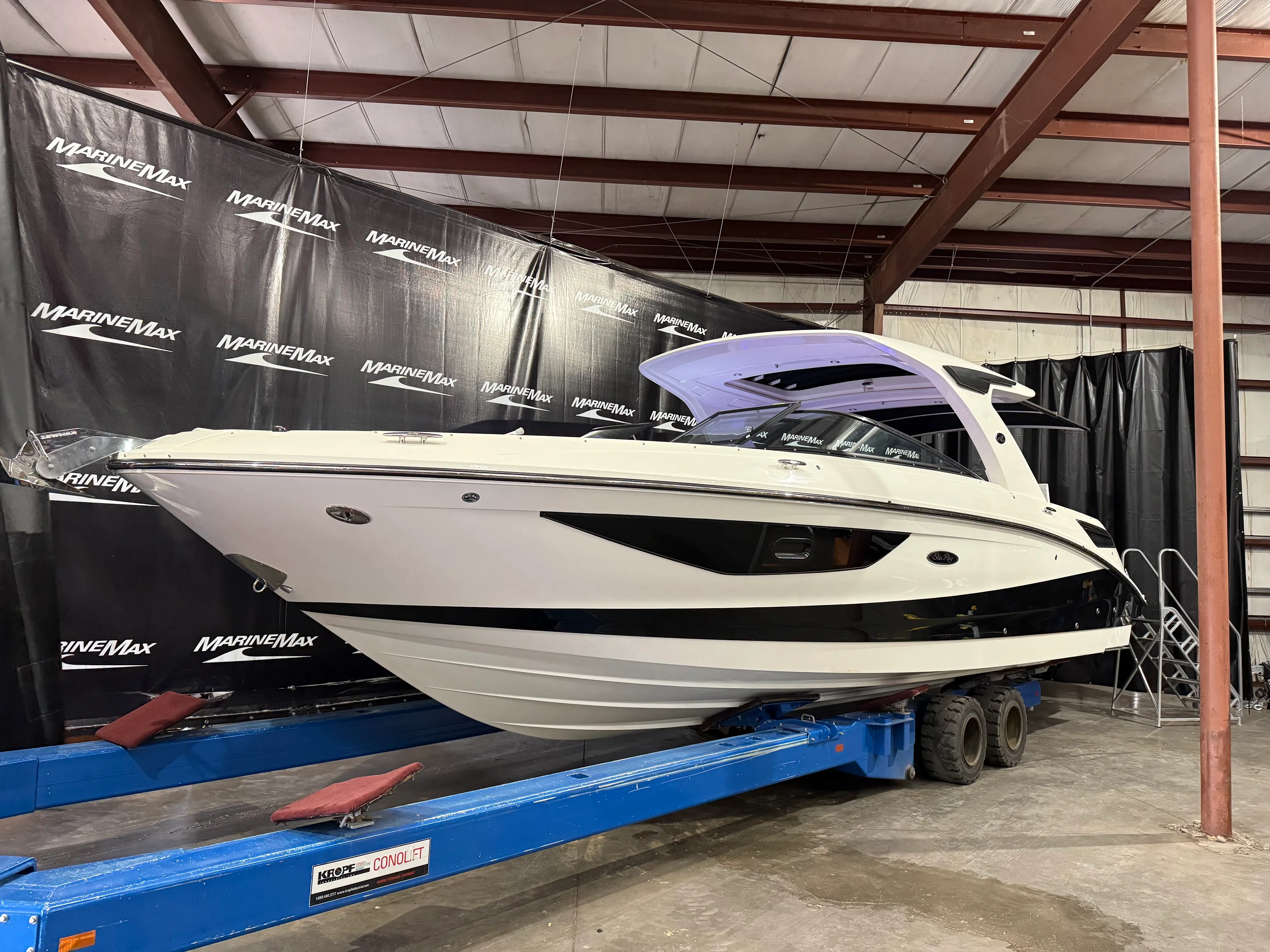 2026 Sea Ray 350 SLX Image Thumbnail #1