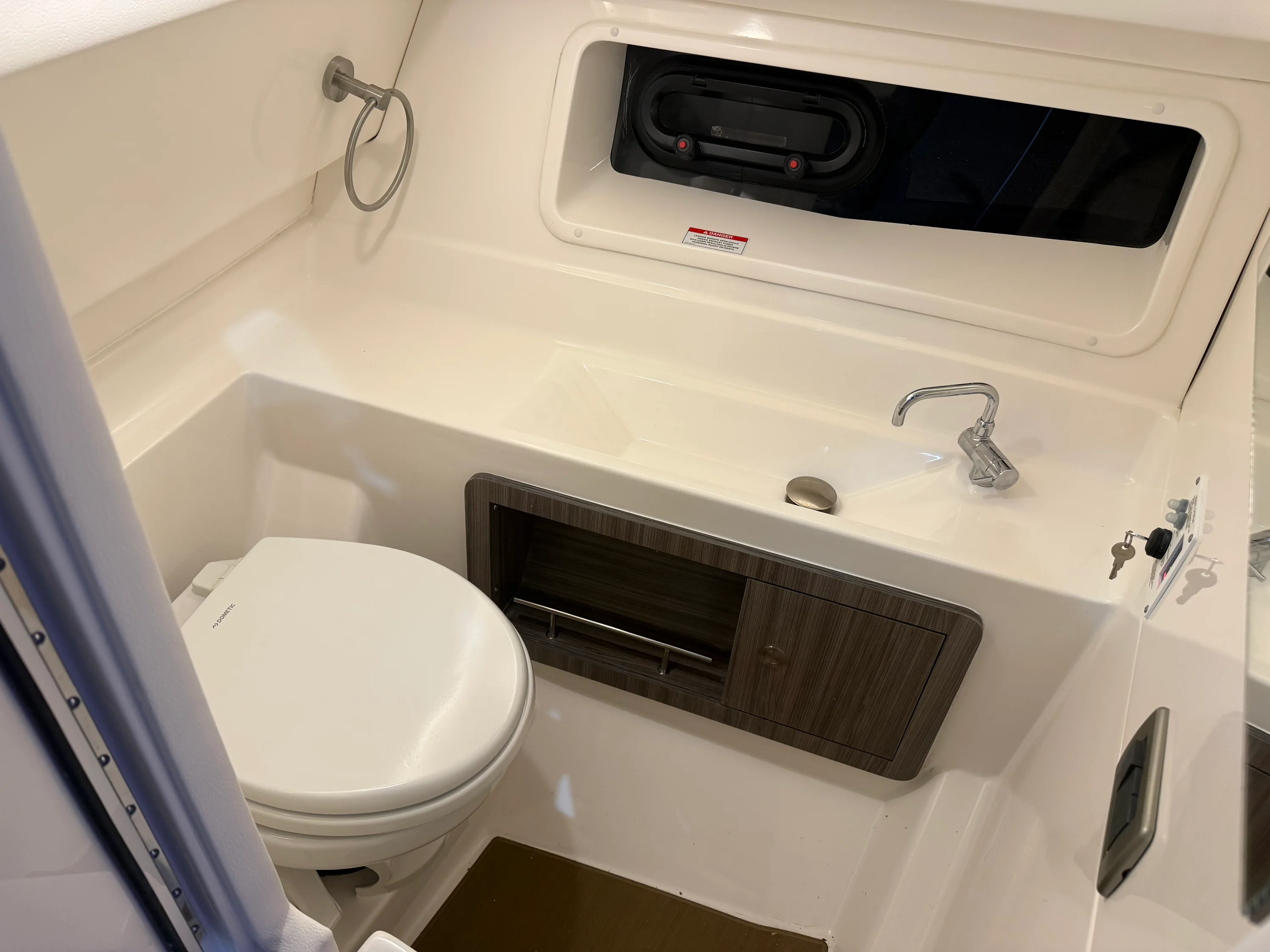2026 Sea Ray 350 SLX Image Thumbnail #39