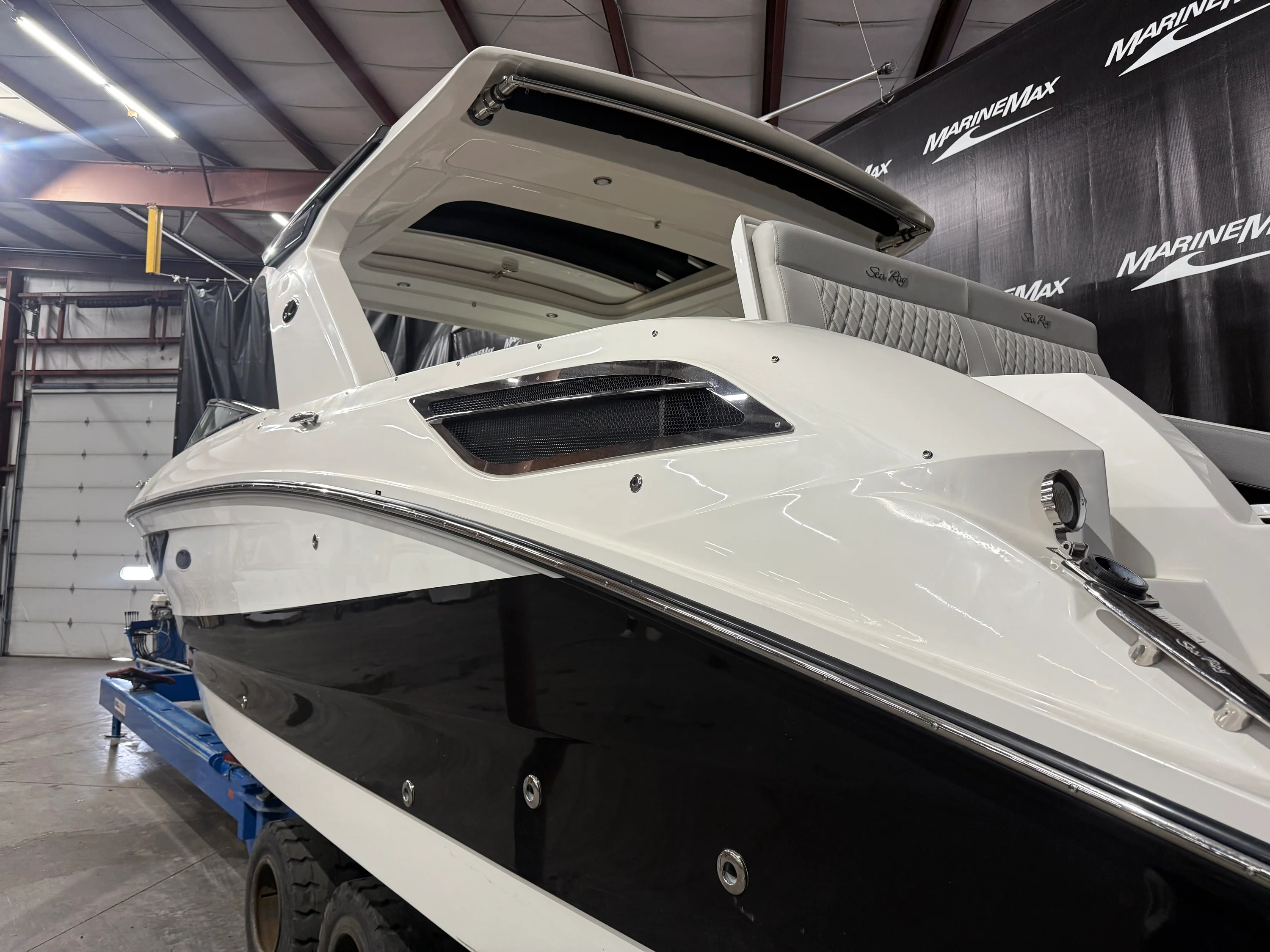 2026 Sea Ray 350 SLX Image Thumbnail #6