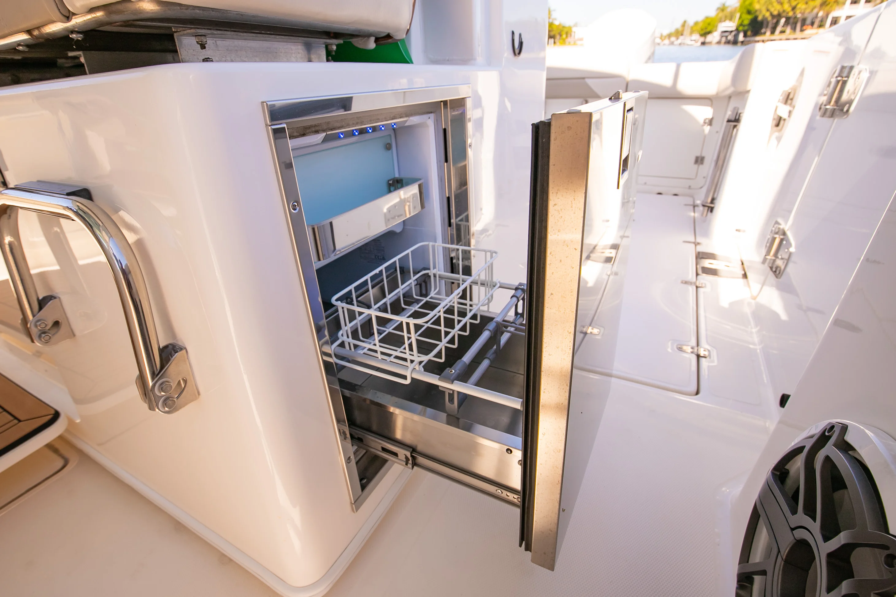 2024 Boston Whaler 380 OUTRAGE Image Thumbnail #42