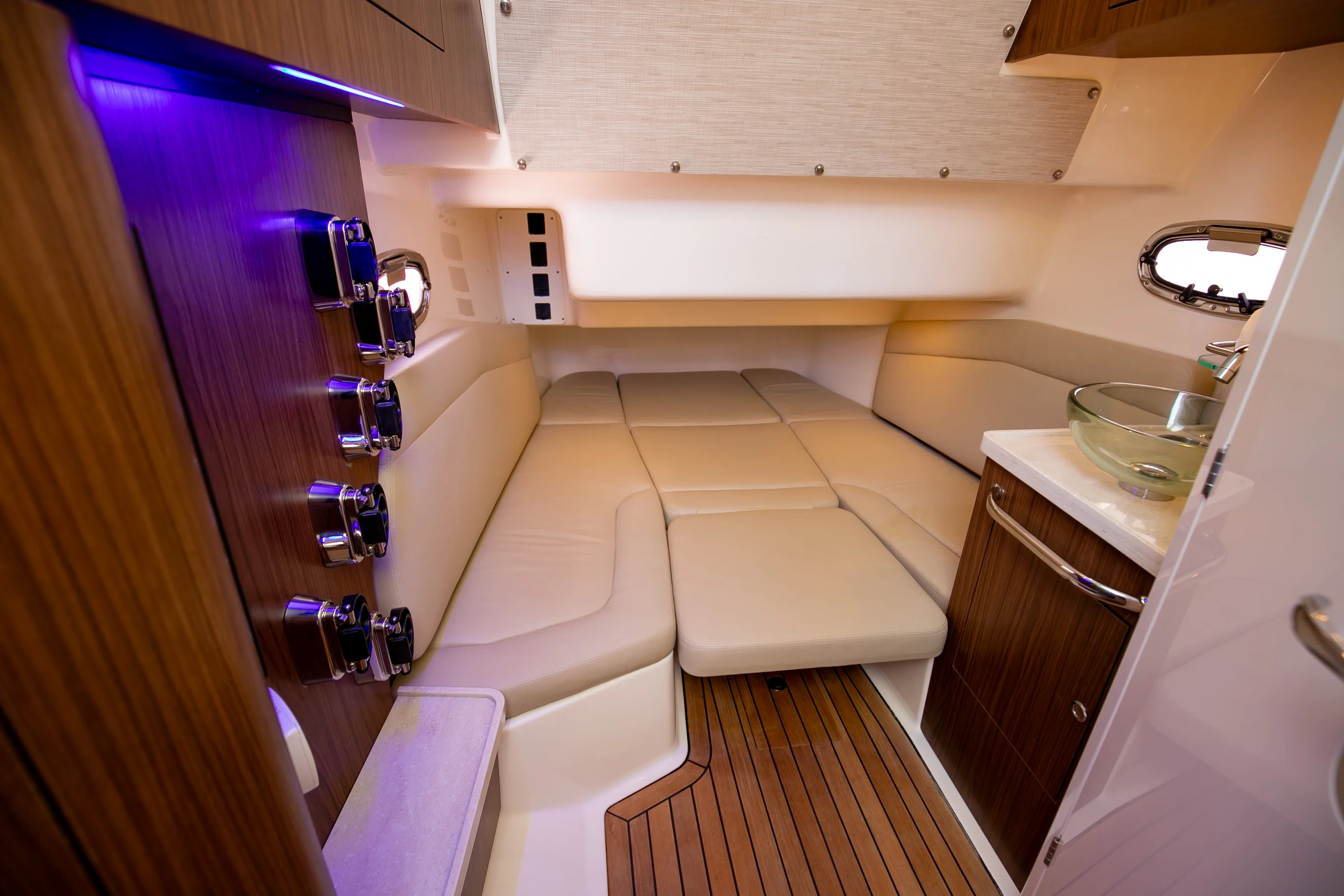 2024 Boston Whaler 380 OUTRAGE Image Thumbnail #81