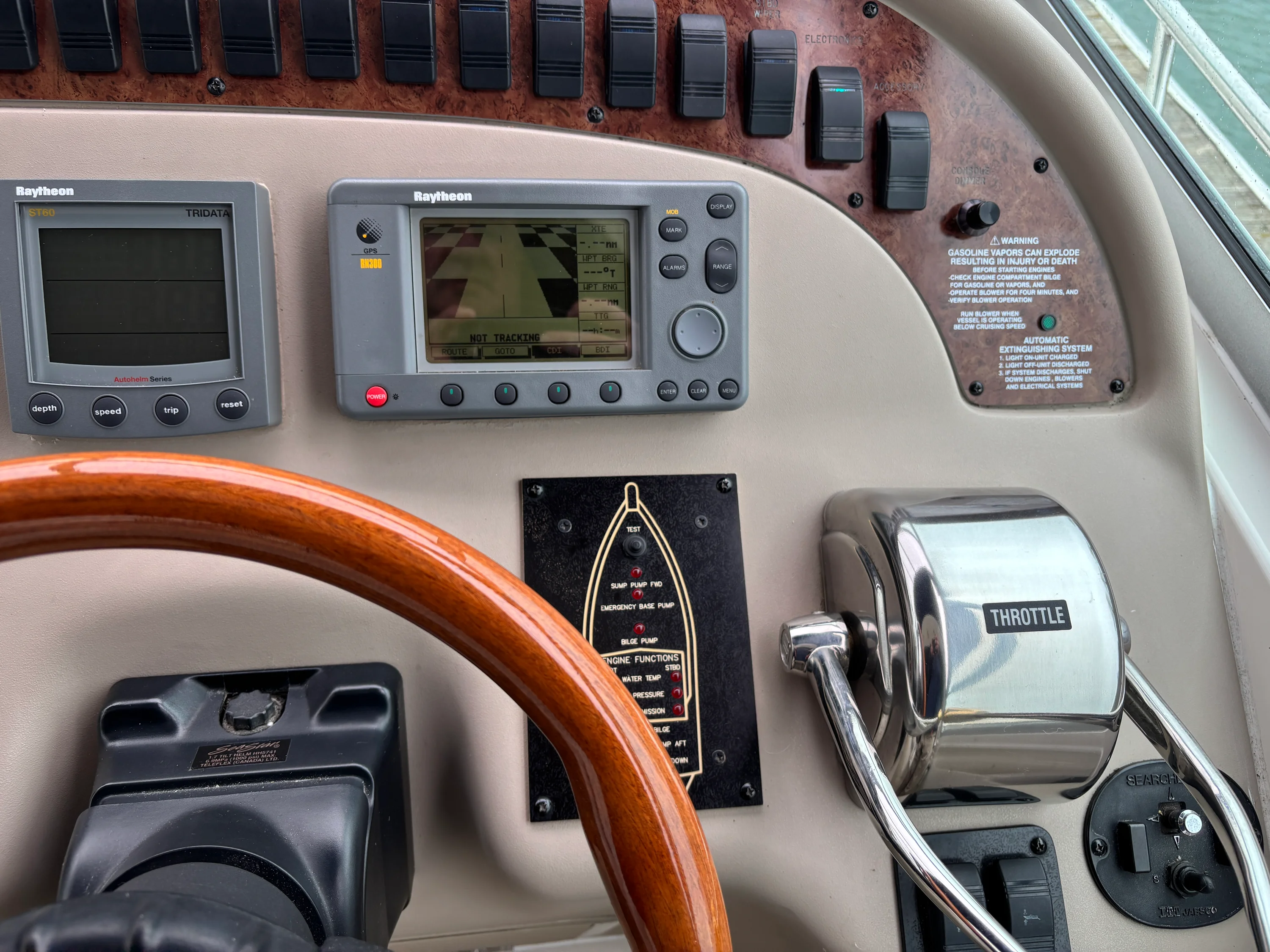 2001 Sea Ray 310 SUNDANCER Image Thumbnail #11