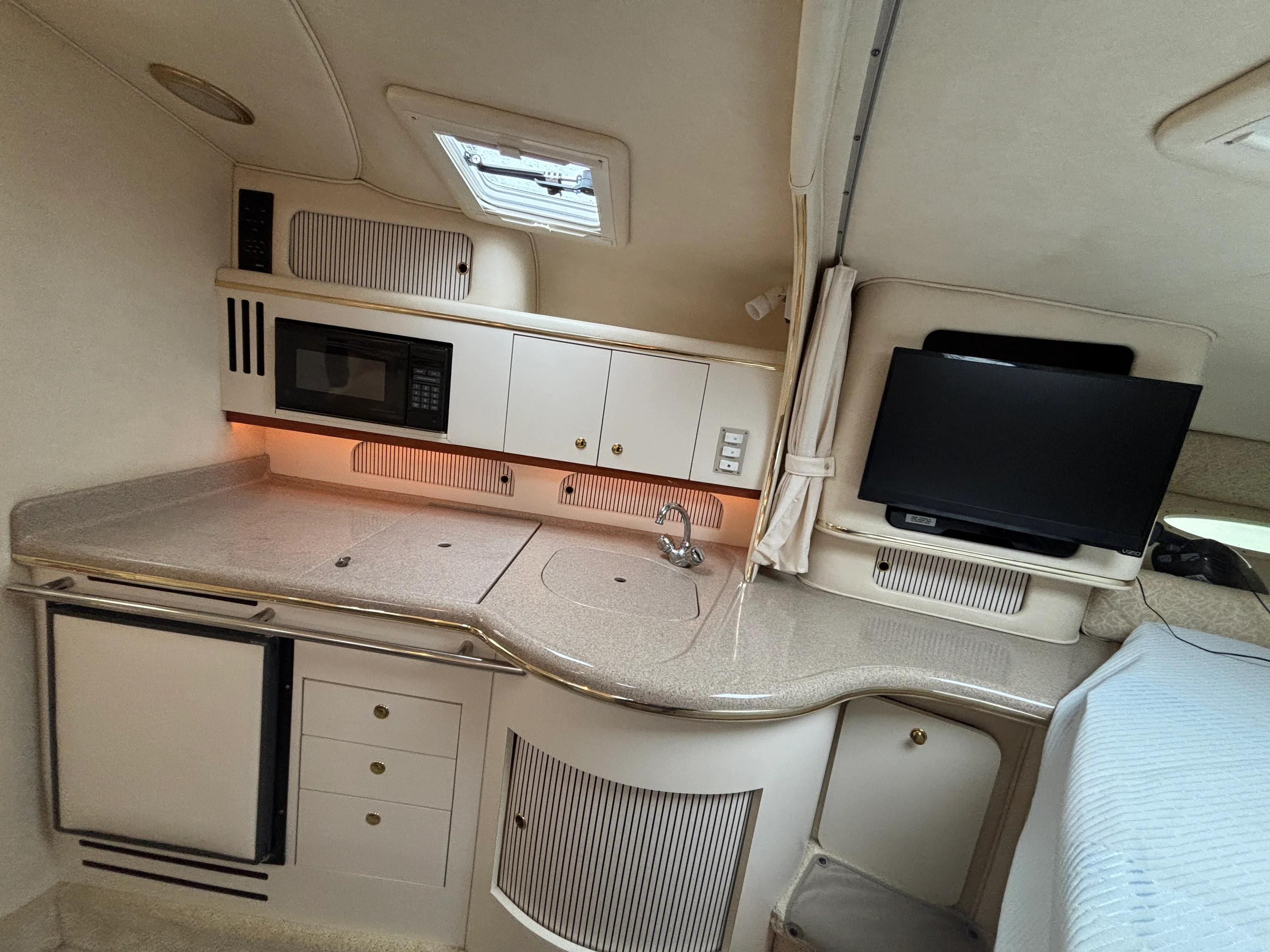 2001 Sea Ray 310 SUNDANCER Image Thumbnail #17