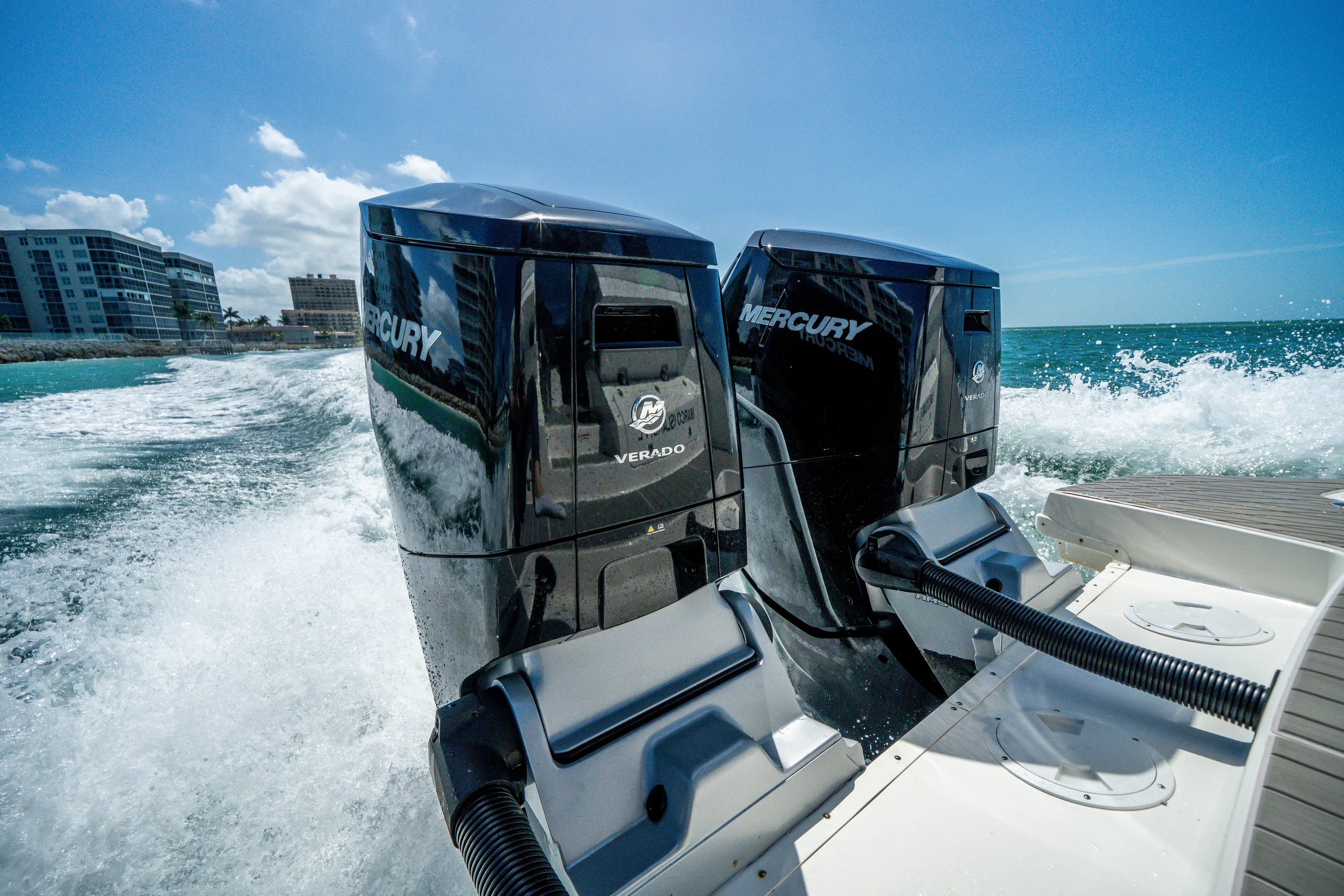 2025 Sea Ray 370 DA OB Image Thumbnail #32