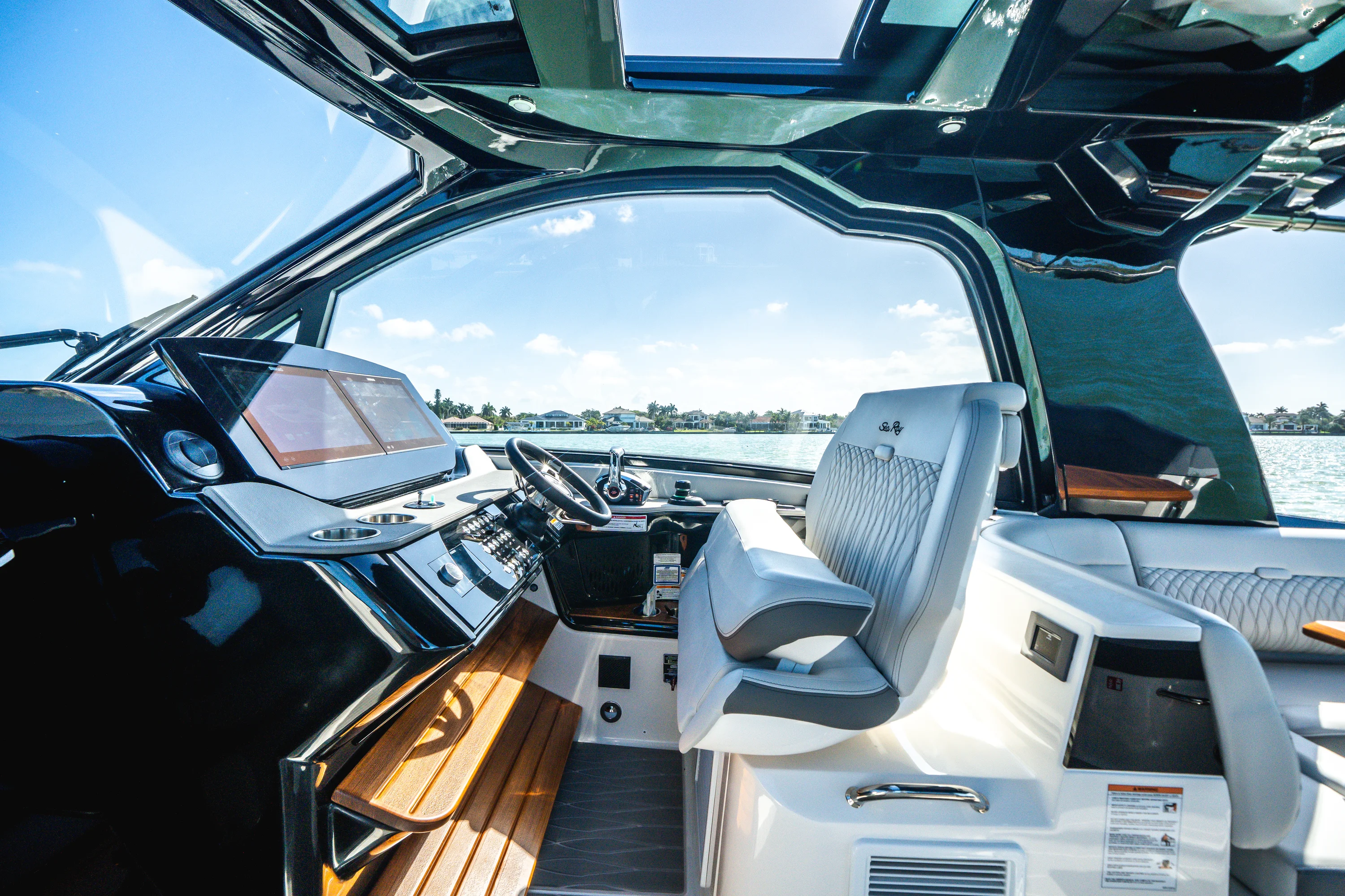 2025 Sea Ray 370 DA OB Image Thumbnail #11
