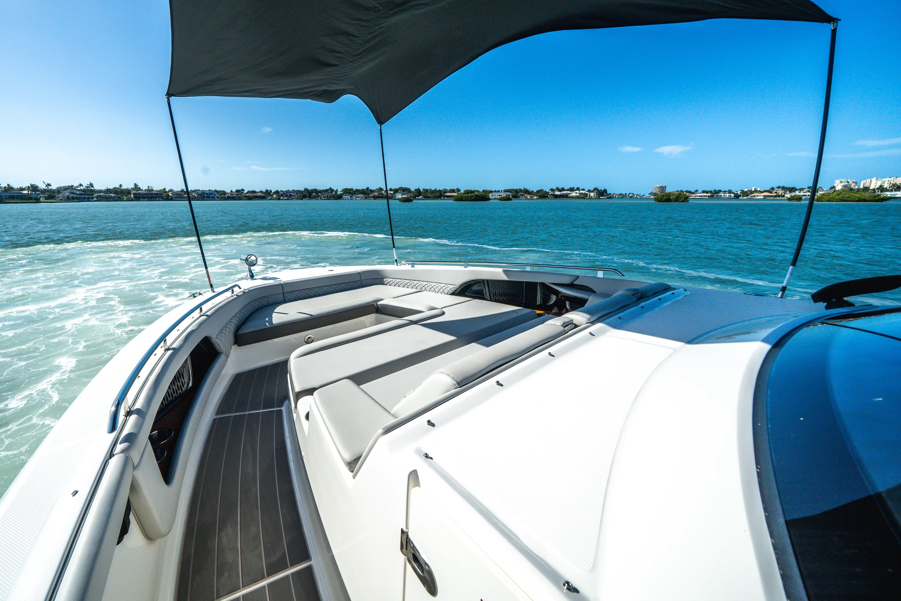 2025 Sea Ray 370 DA OB Image Thumbnail #4