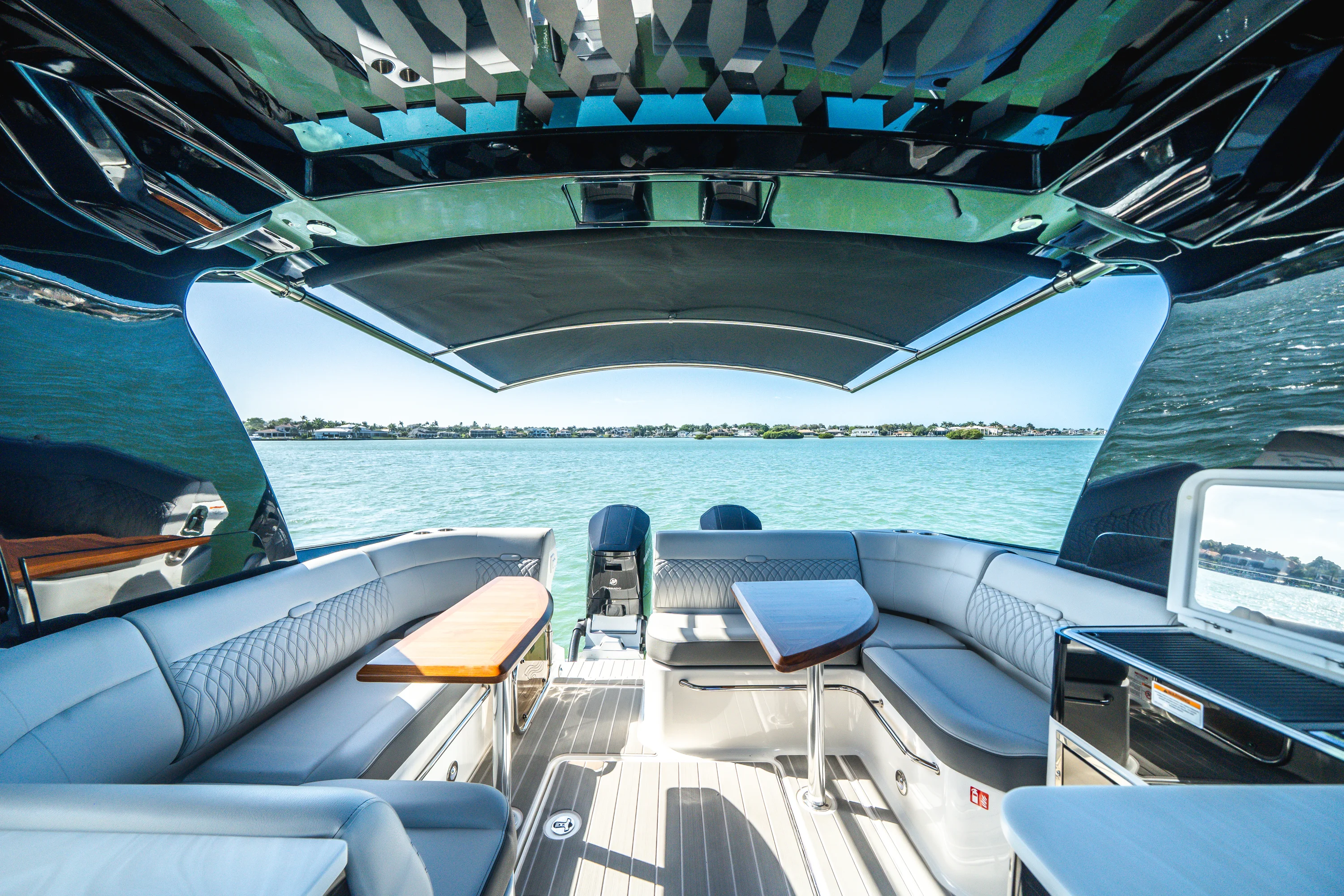 2025 Sea Ray 370 DA OB Image Thumbnail #8