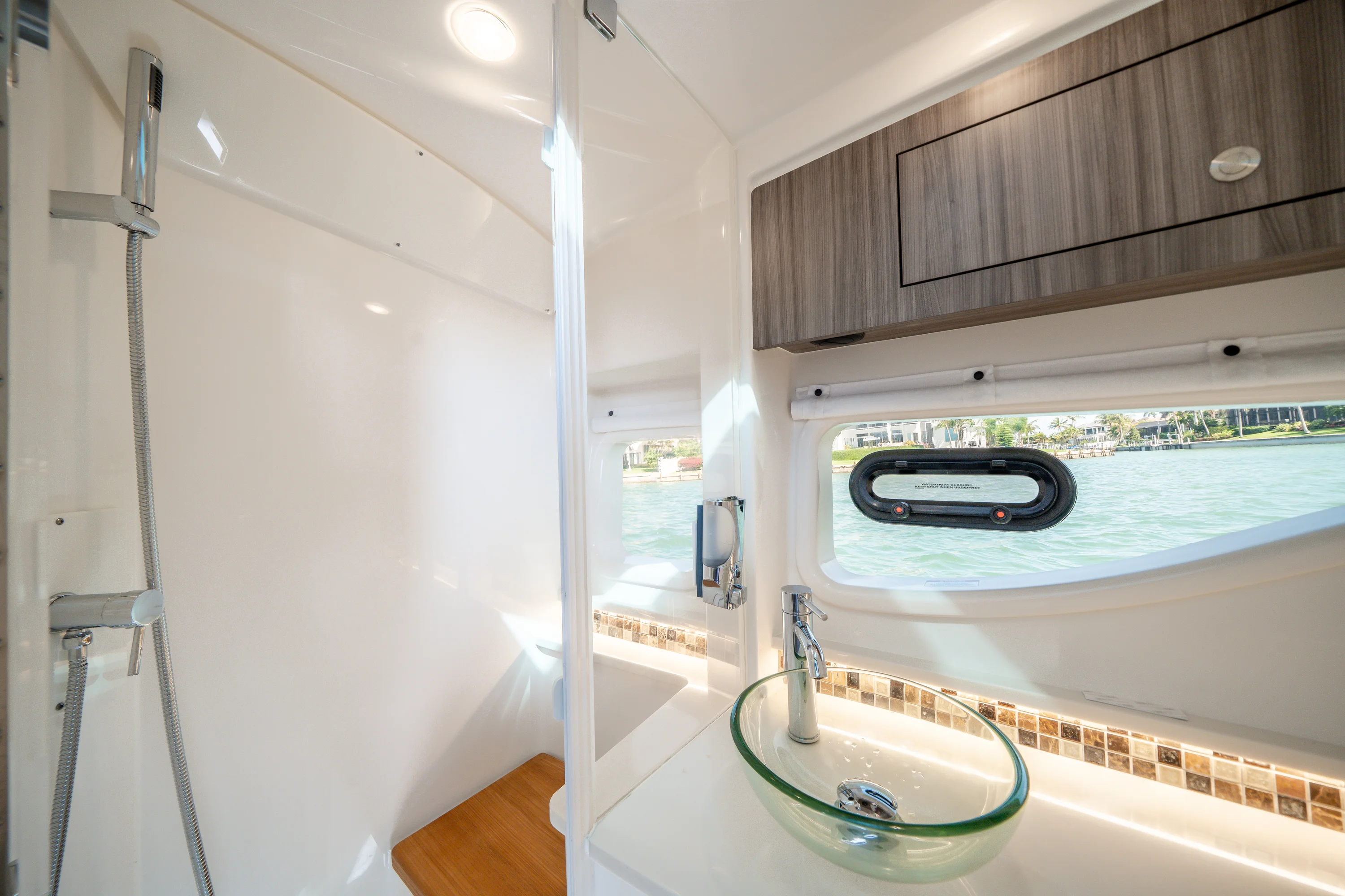 2025 Sea Ray 370 DA OB Image Thumbnail #23