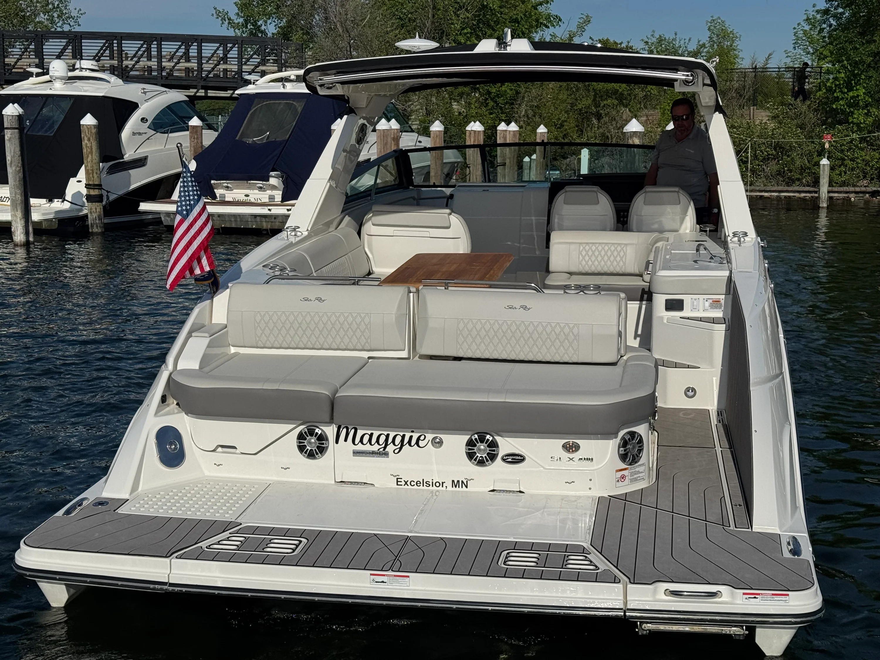 2023 Sea Ray 400 SLX Image Thumbnail #12