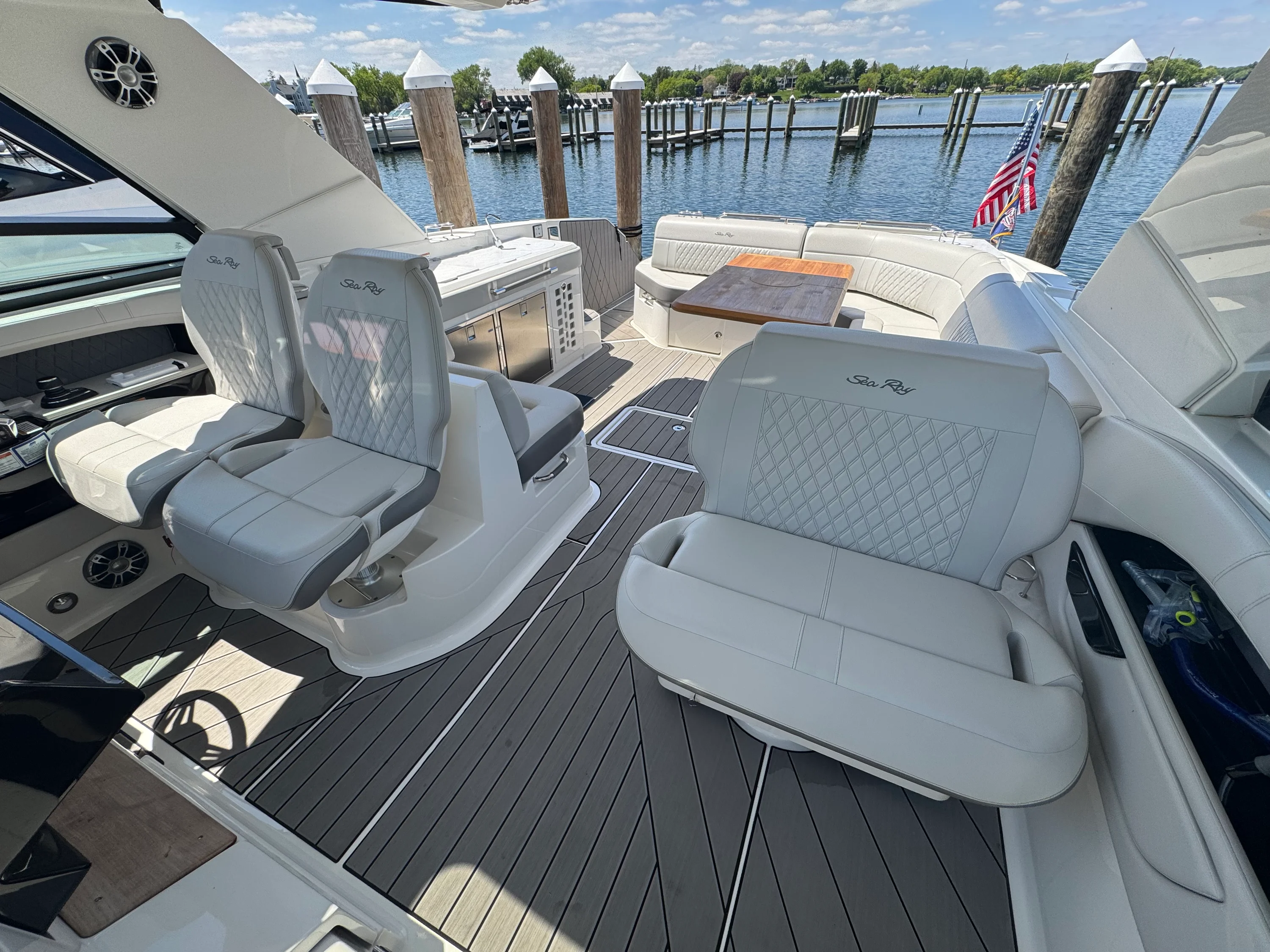 2023 Sea Ray 400 SLX Image Thumbnail #30