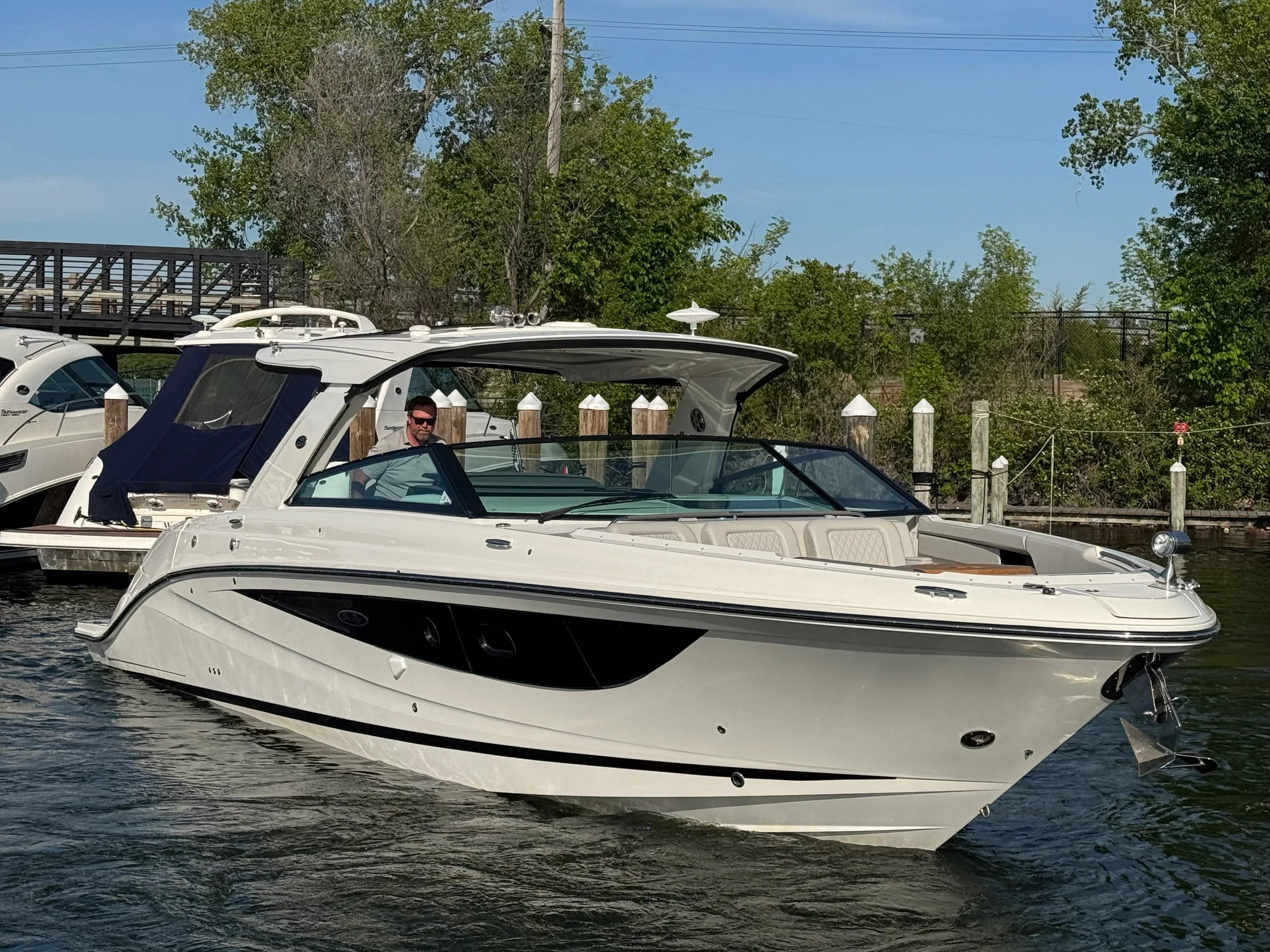 2023 Sea Ray 400 SLX Image Thumbnail #2