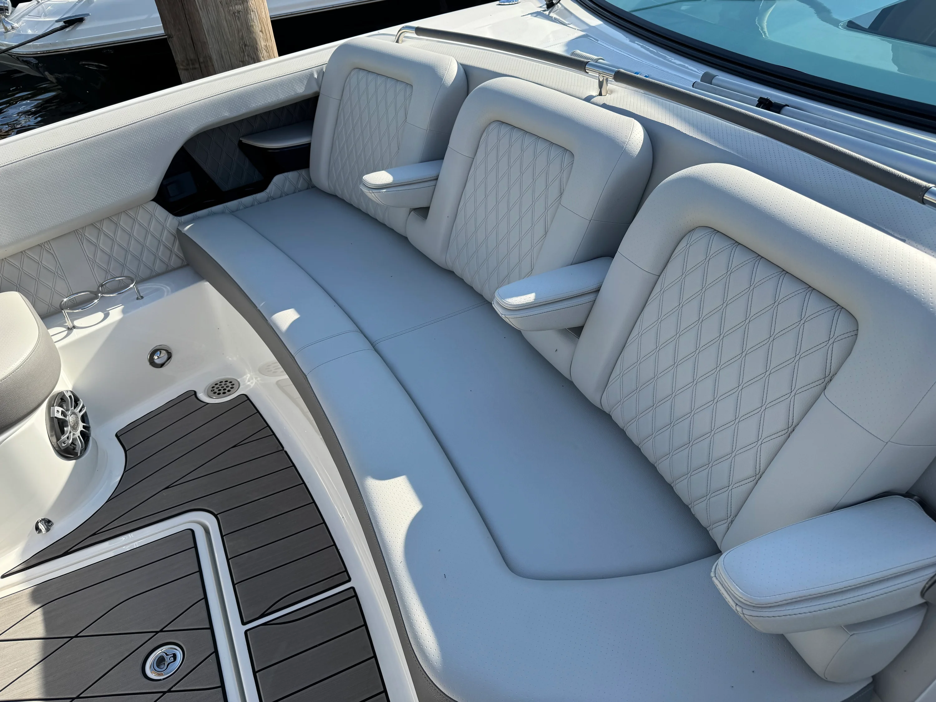 2023 Sea Ray 400 SLX Image Thumbnail #16