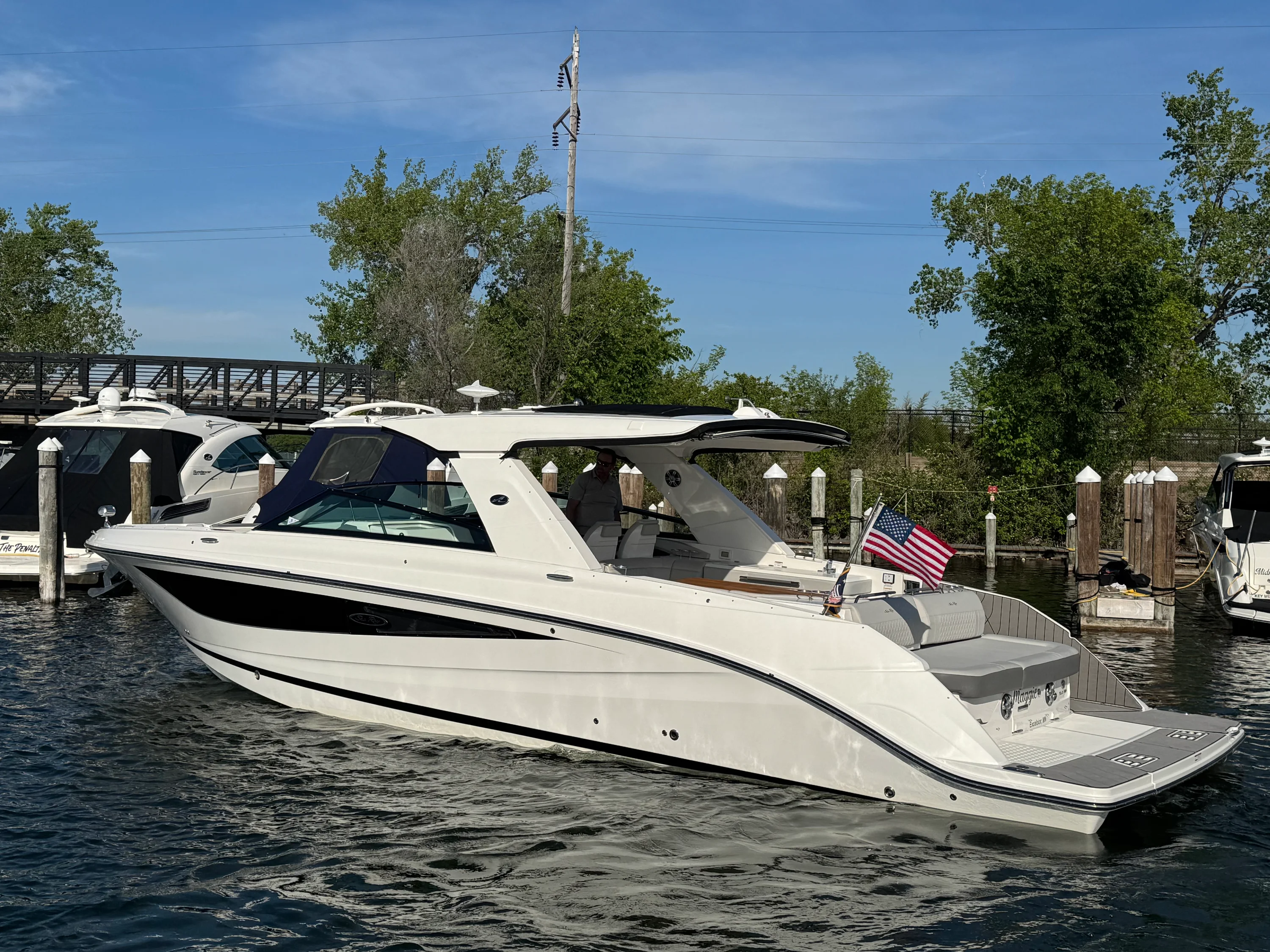 2023 Sea Ray 400 SLX Image Thumbnail #8