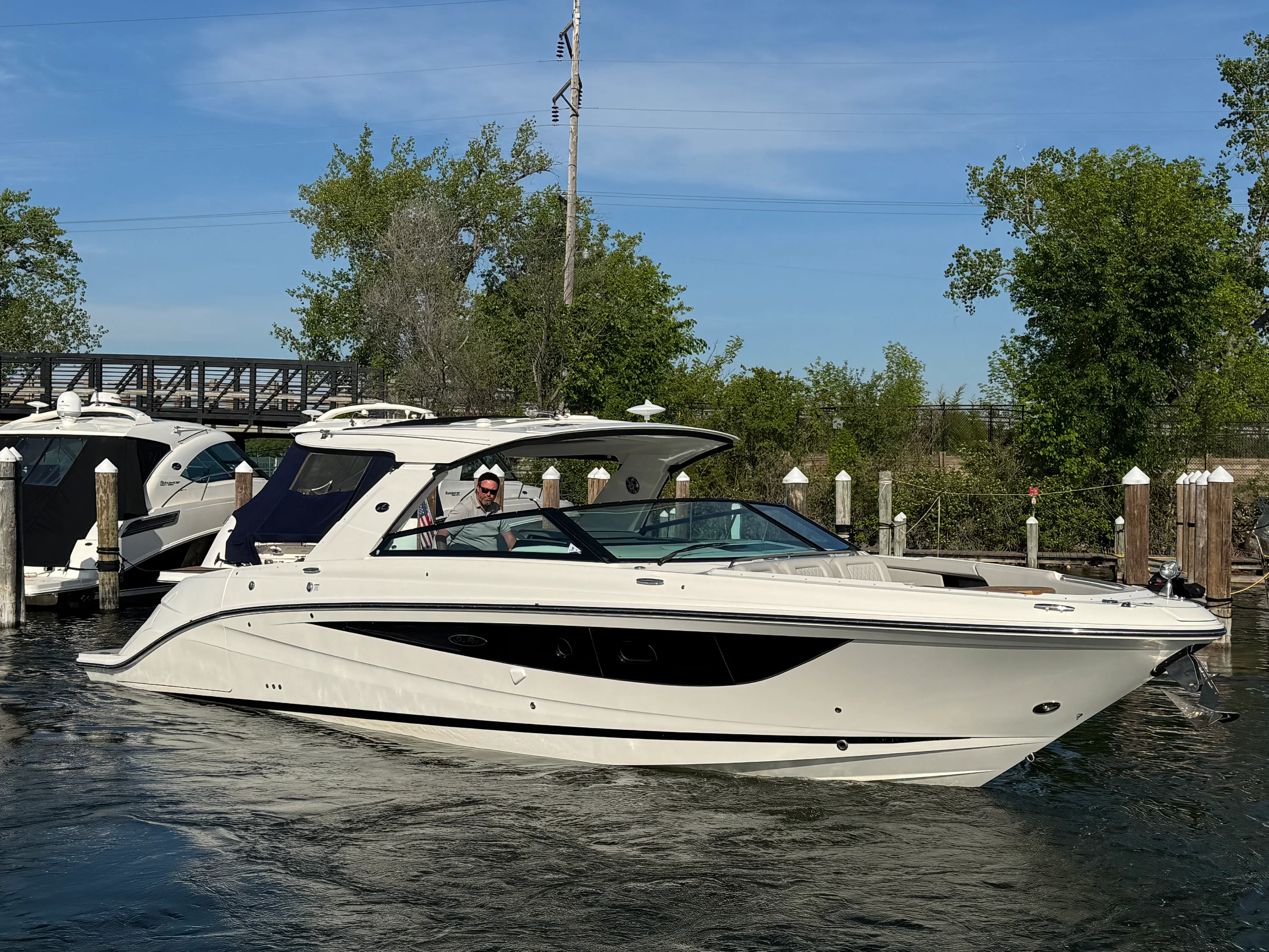2023 Sea Ray 400 SLX Image Thumbnail #1