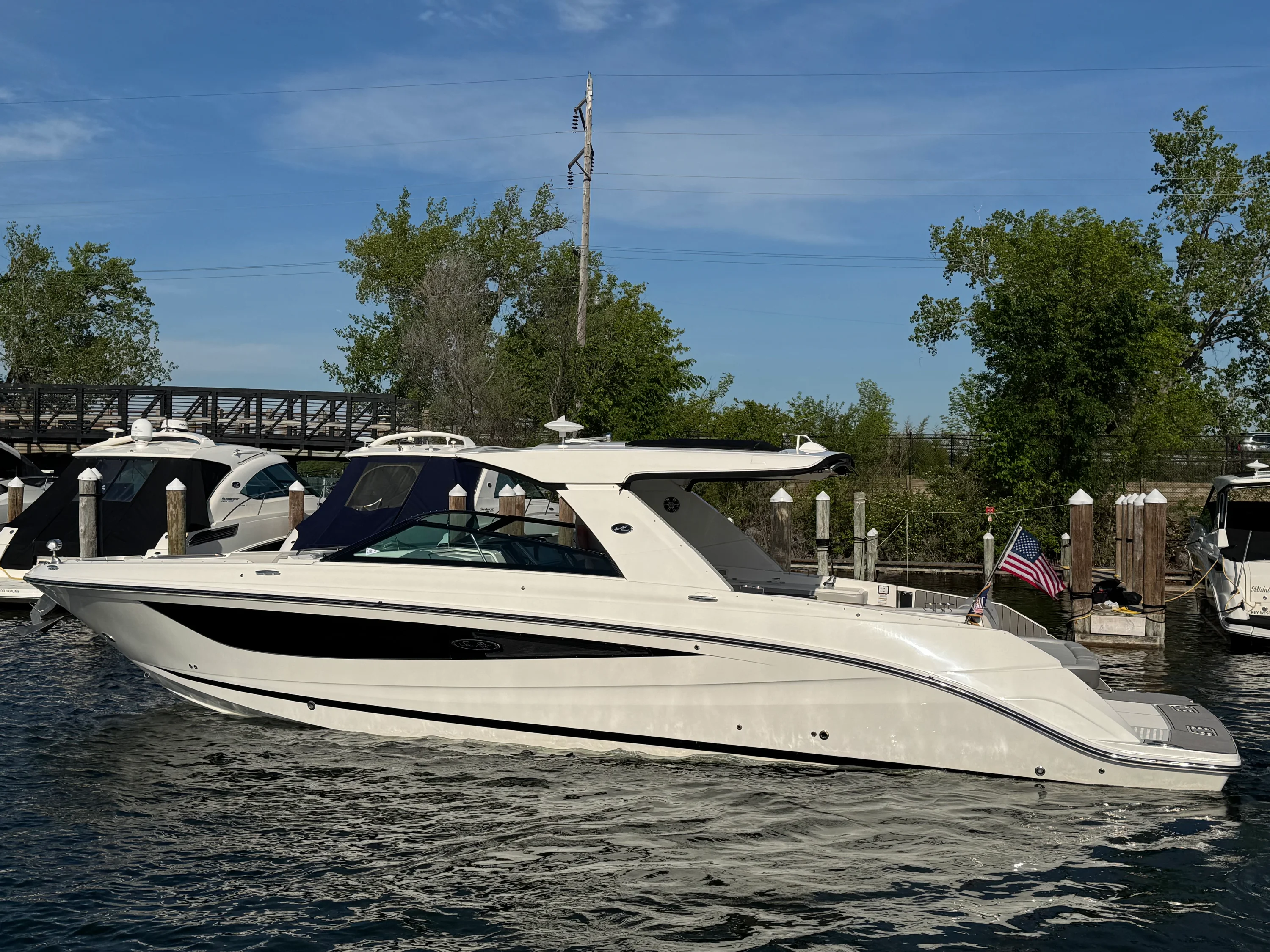 2023 Sea Ray 400 SLX Image Thumbnail #7