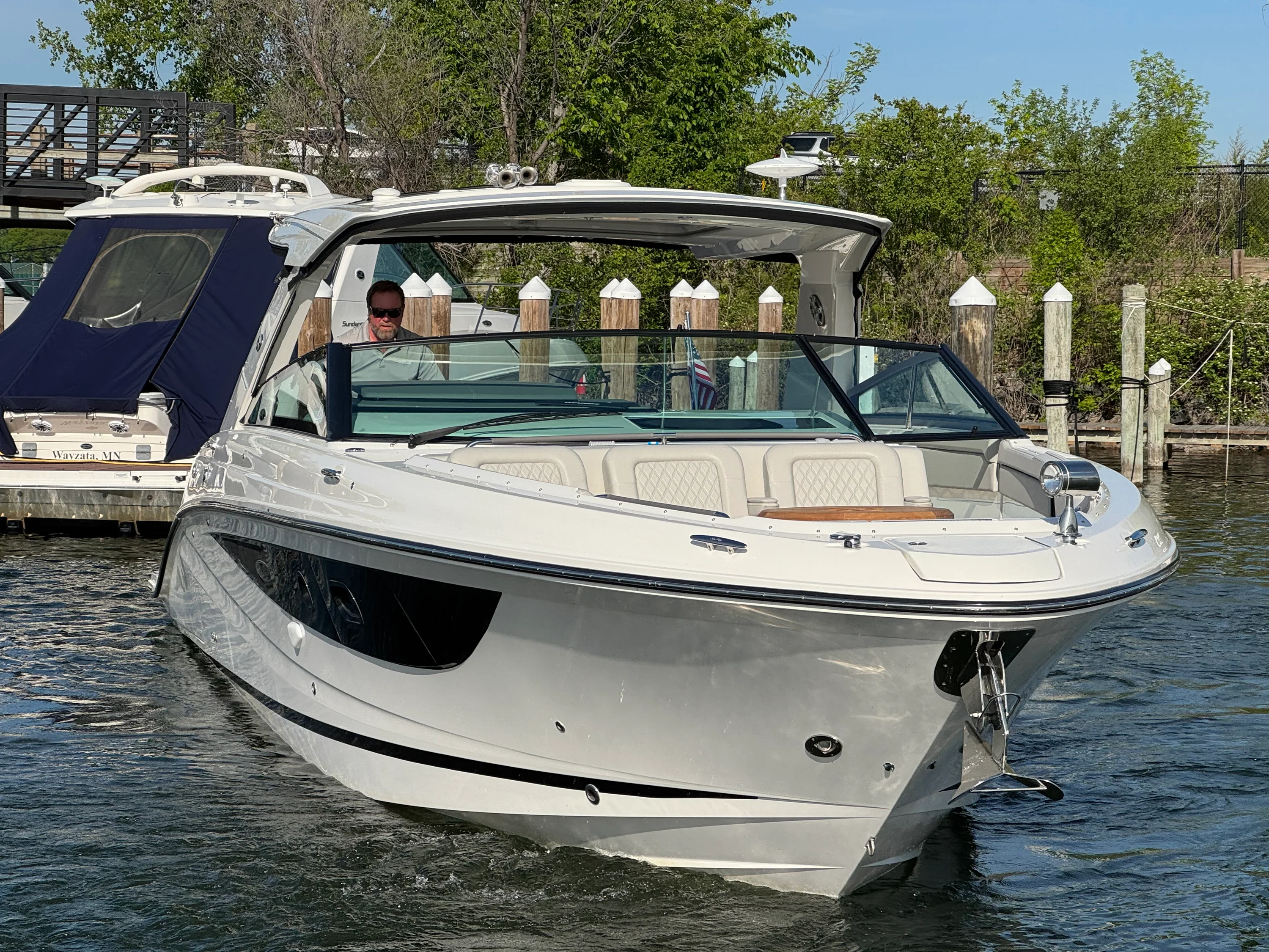 2023 Sea Ray 400 SLX Image Thumbnail #3