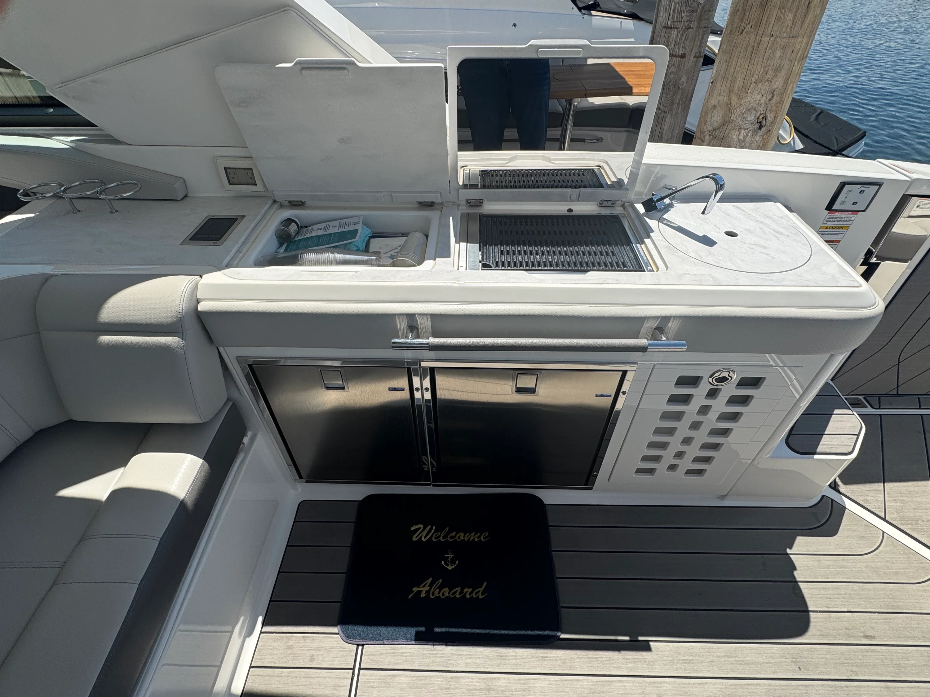 2023 Sea Ray 400 SLX Image Thumbnail #28