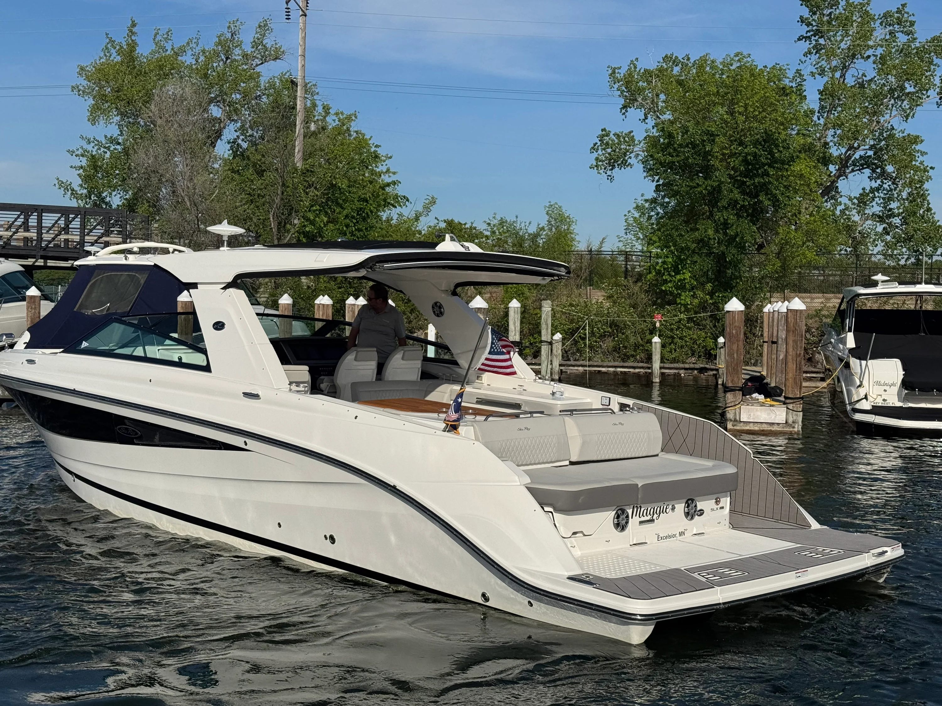 2023 Sea Ray 400 SLX Image Thumbnail #9