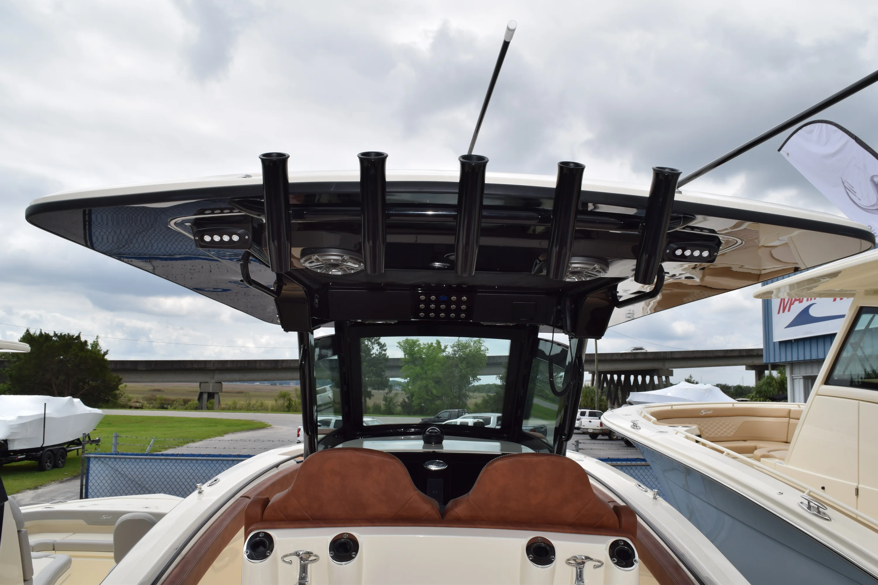 2026 Scout 305 LXF Image Thumbnail #13