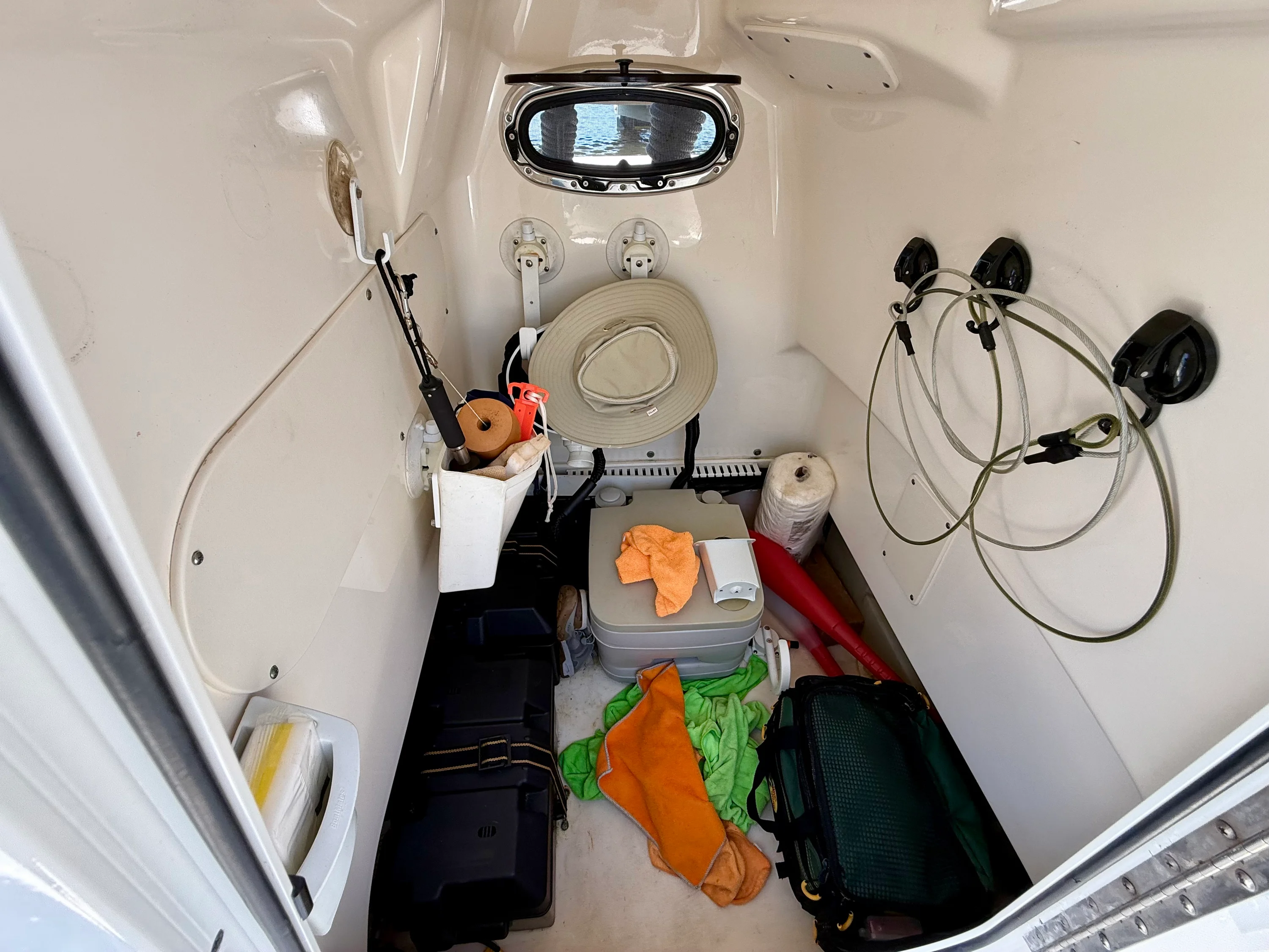 2015 Boston Whaler 240 DAUNTLESS Image Thumbnail #28