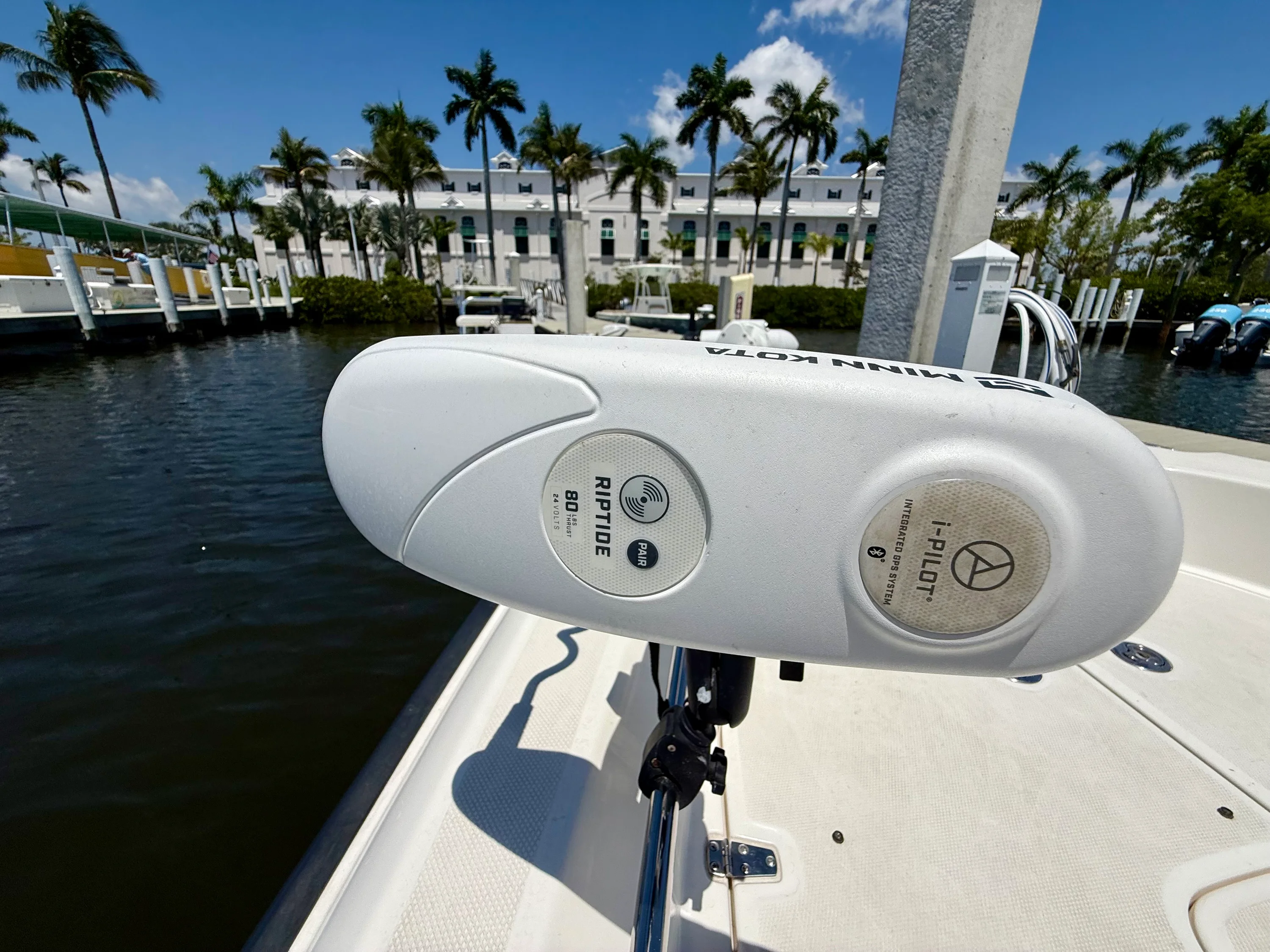 2015 Boston Whaler 240 DAUNTLESS Image Thumbnail #33