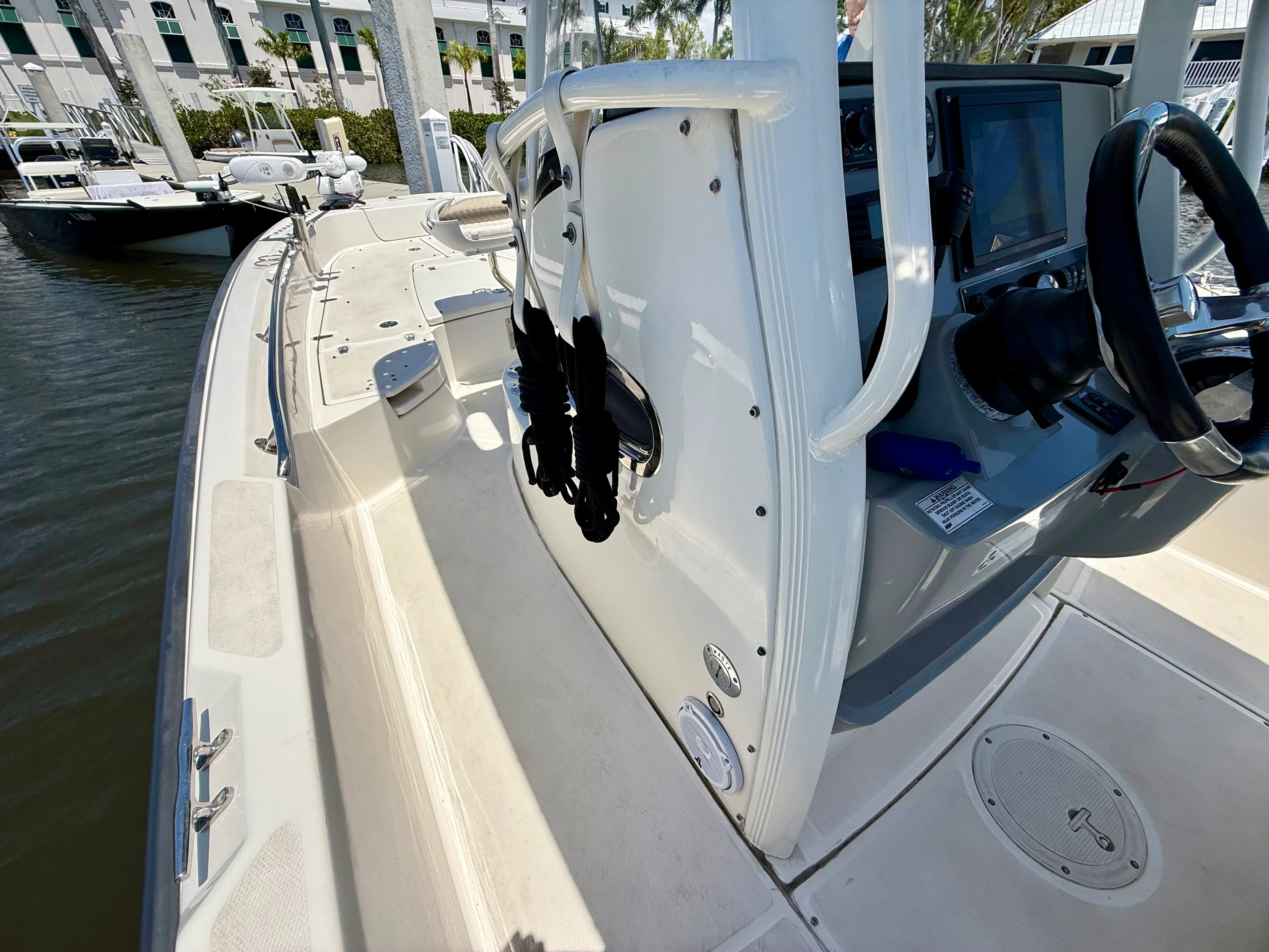 2015 Boston Whaler 240 DAUNTLESS Image Thumbnail #26