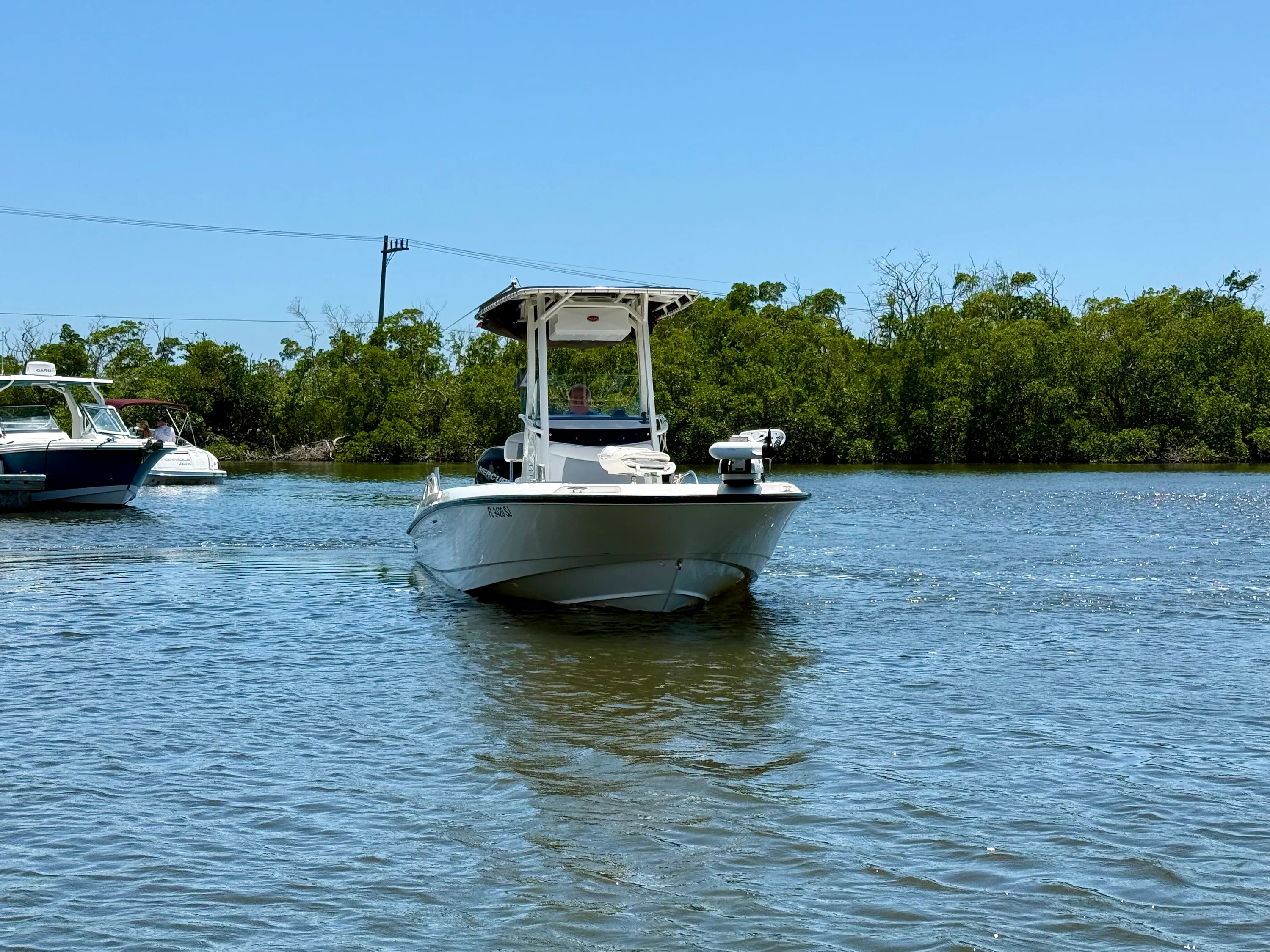 2015 Boston Whaler 240 DAUNTLESS Image Thumbnail #3