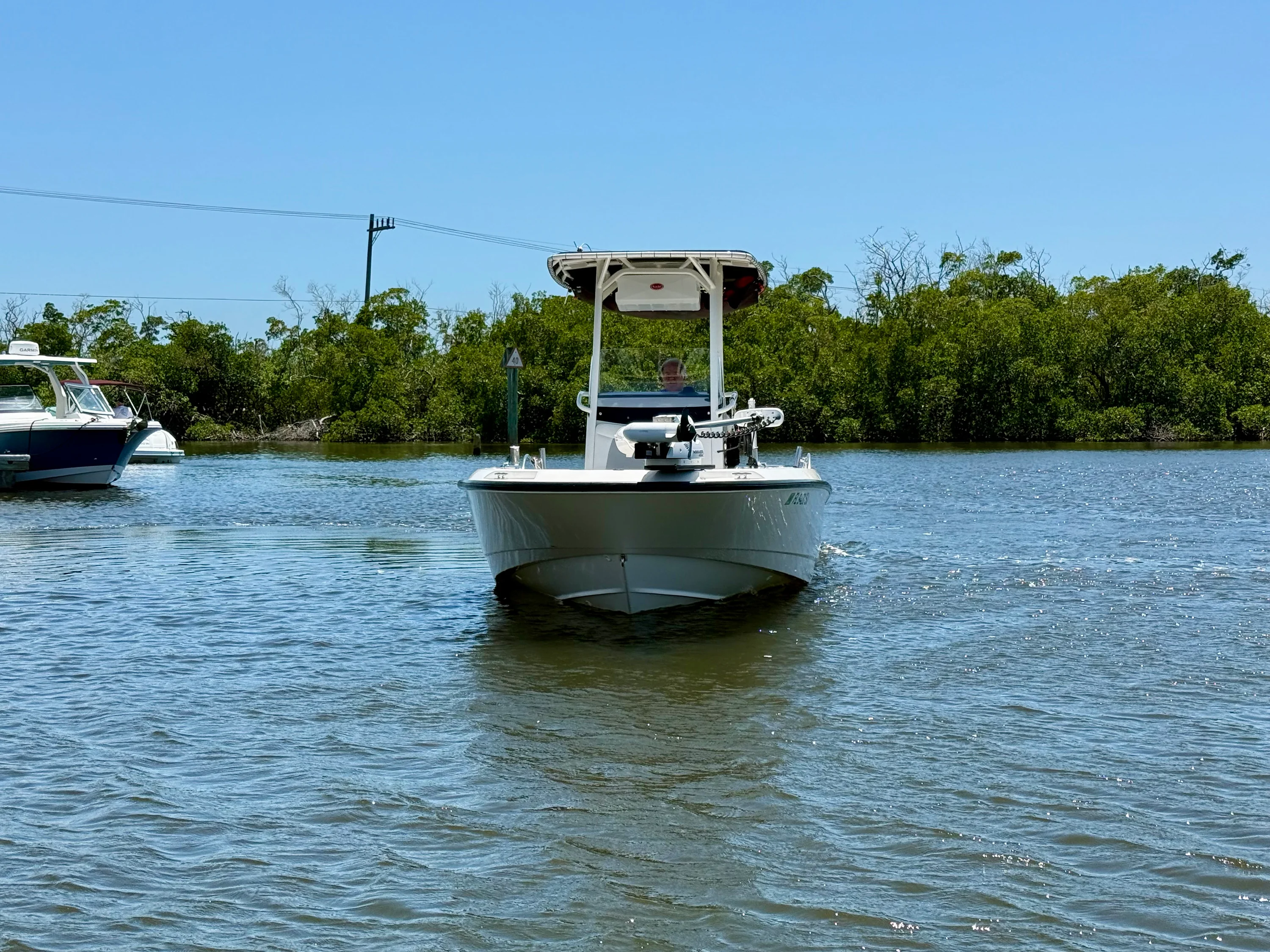 2015 Boston Whaler 240 DAUNTLESS Image Thumbnail #4