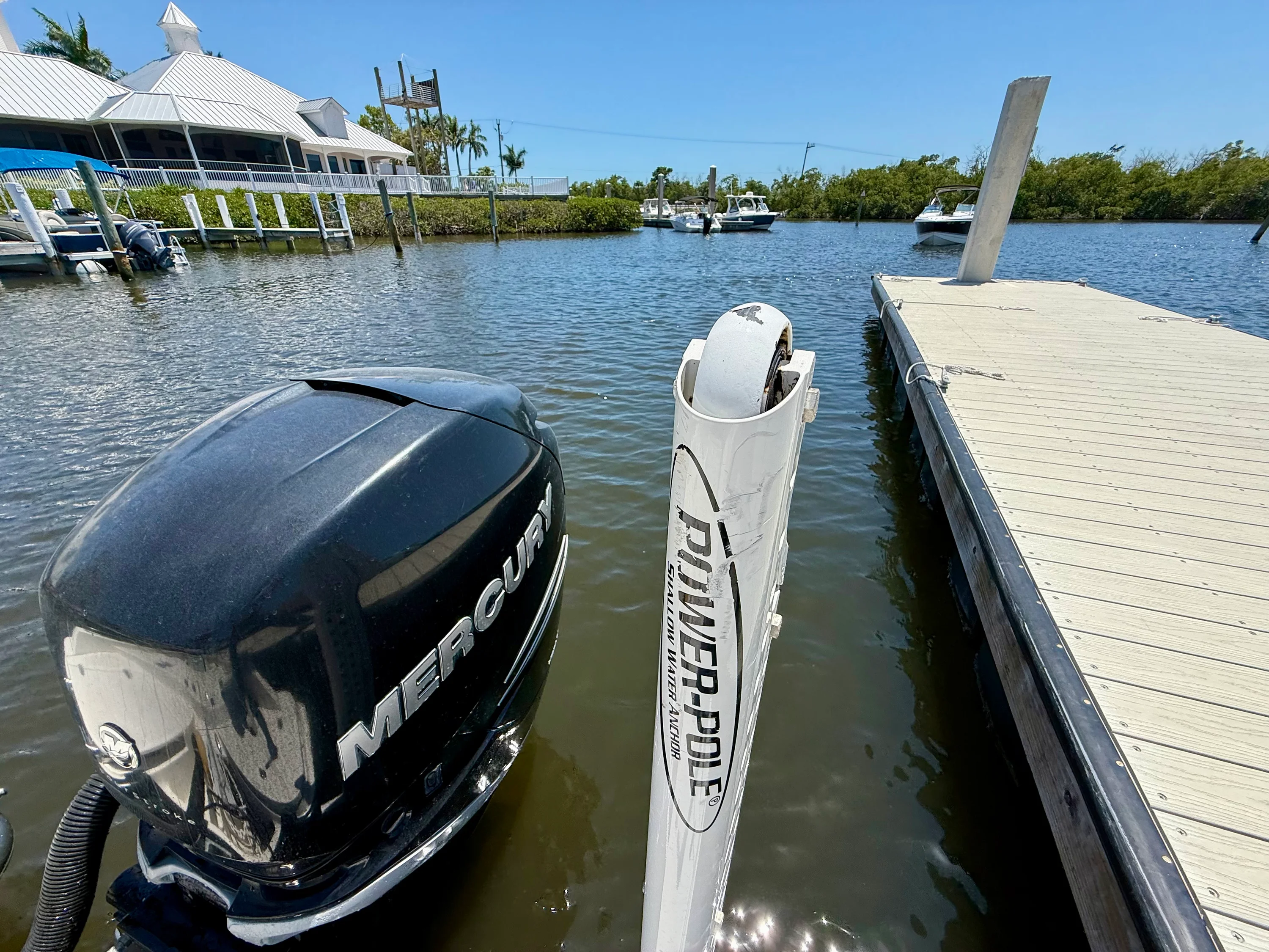 2015 Boston Whaler 240 DAUNTLESS Image Thumbnail #15
