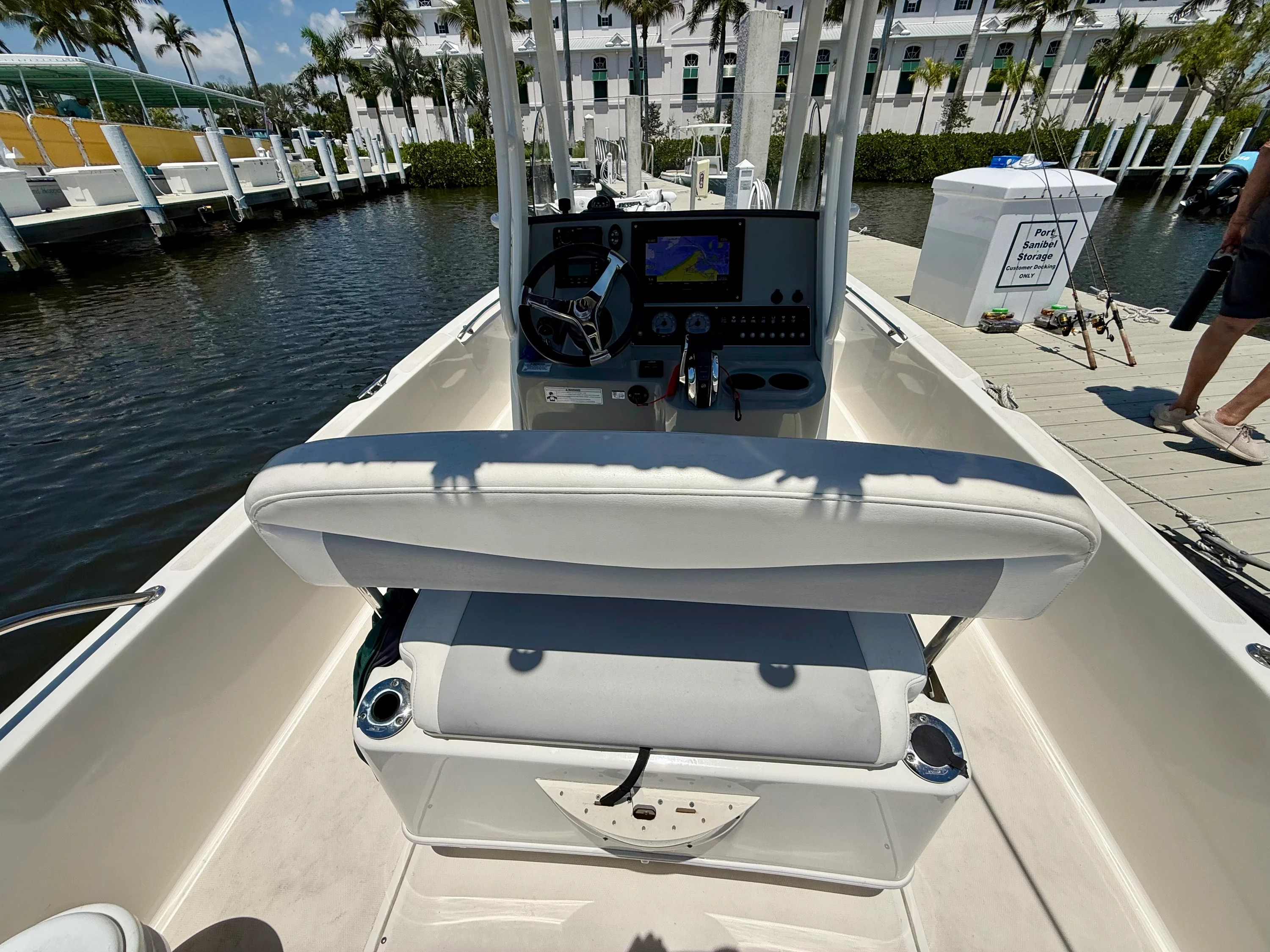 2015 Boston Whaler 240 DAUNTLESS Image Thumbnail #18