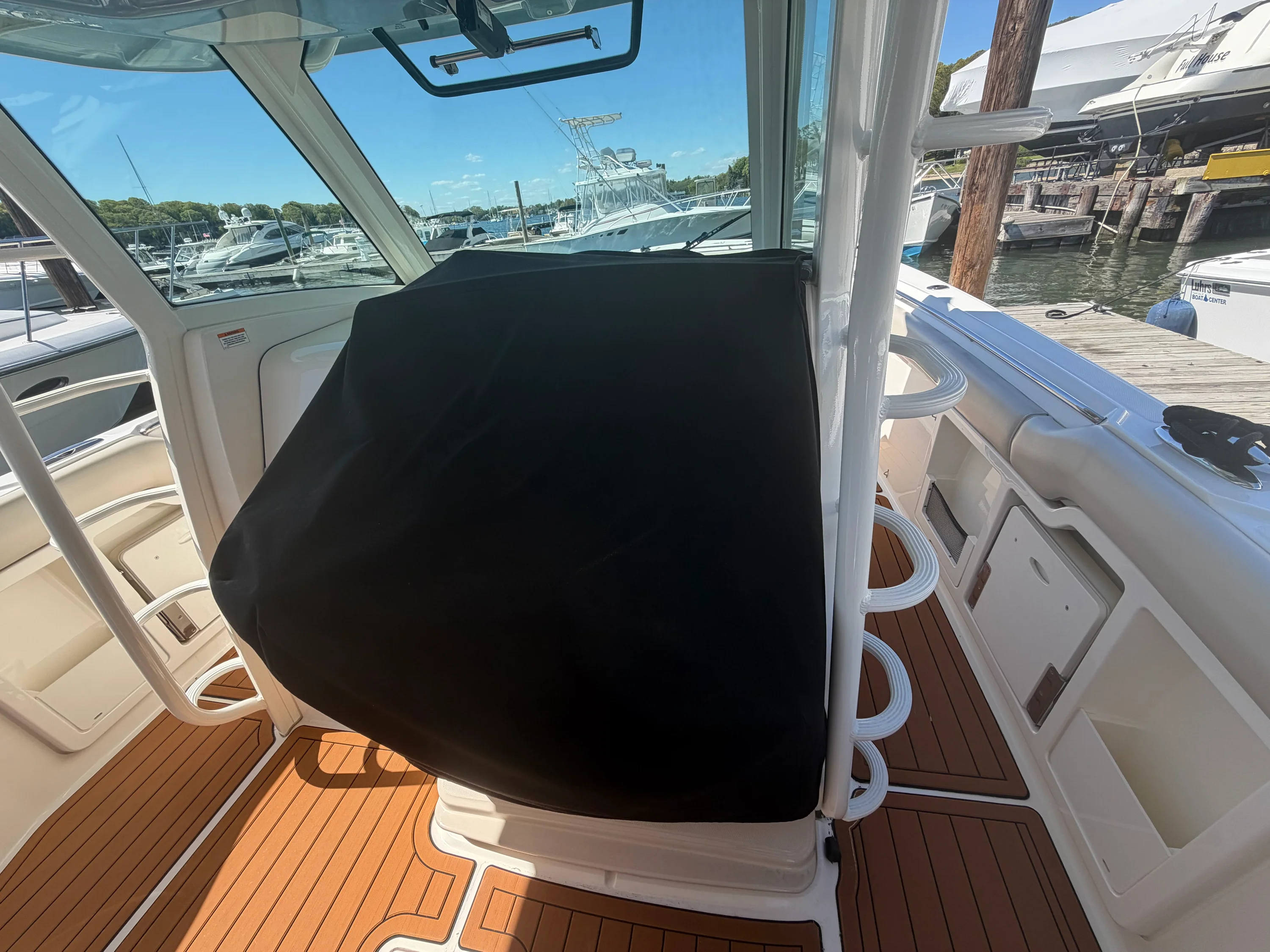 2021 Boston Whaler 380 OUTRAGE Image Thumbnail #6