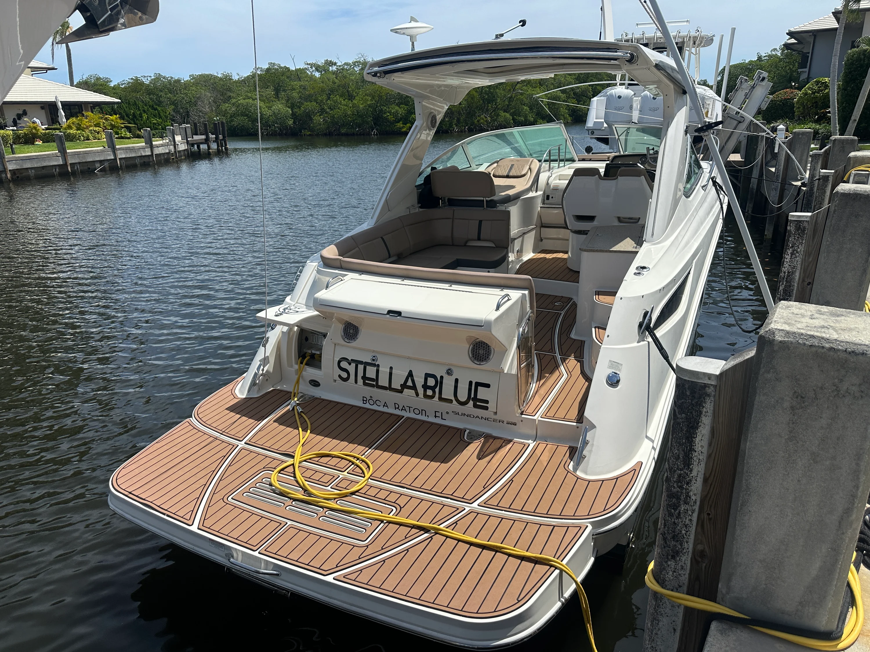 2017 Sea Ray 350 SUNDANCER Image Thumbnail #4