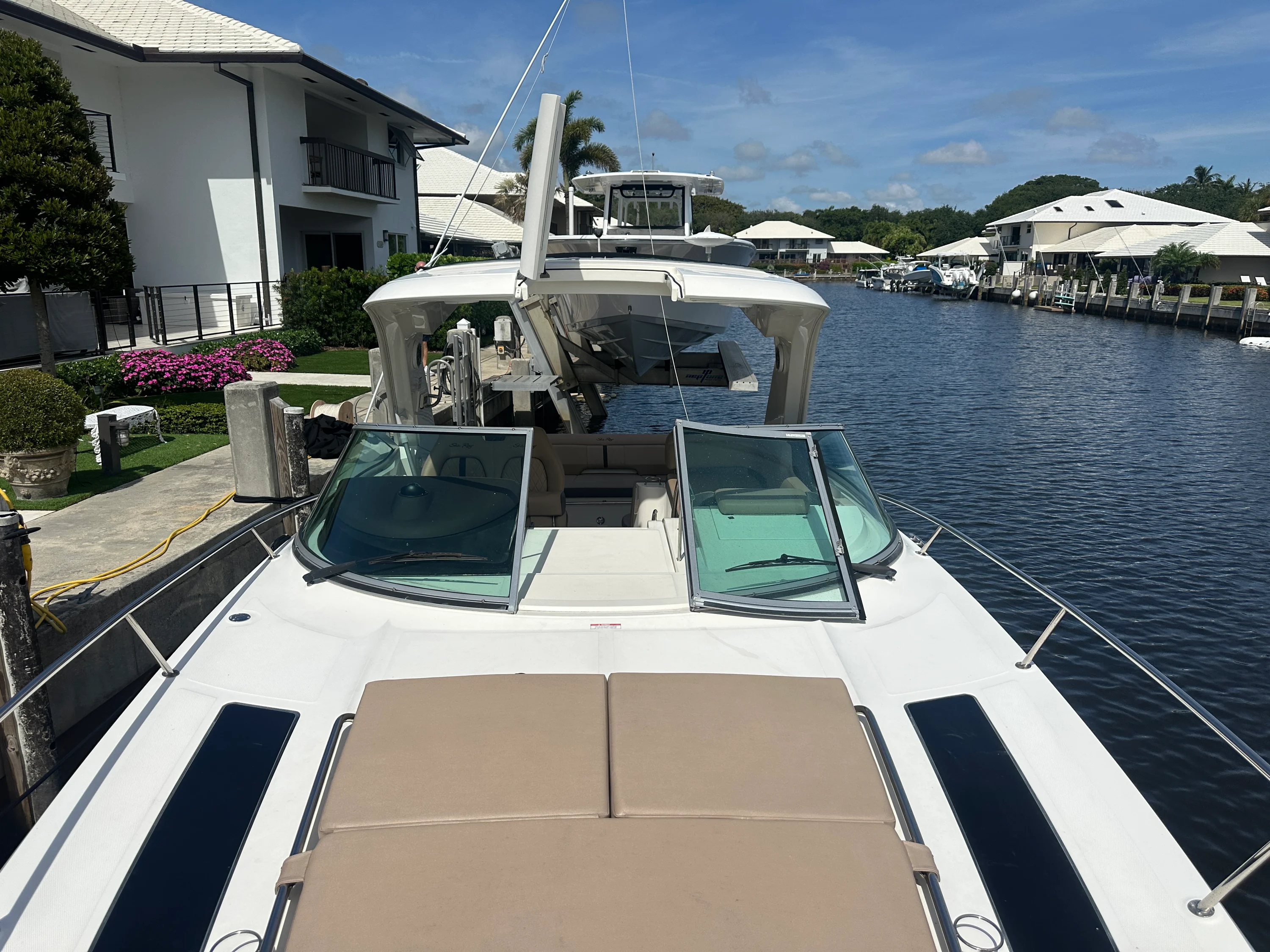 2017 Sea Ray 350 SUNDANCER Image Thumbnail #20