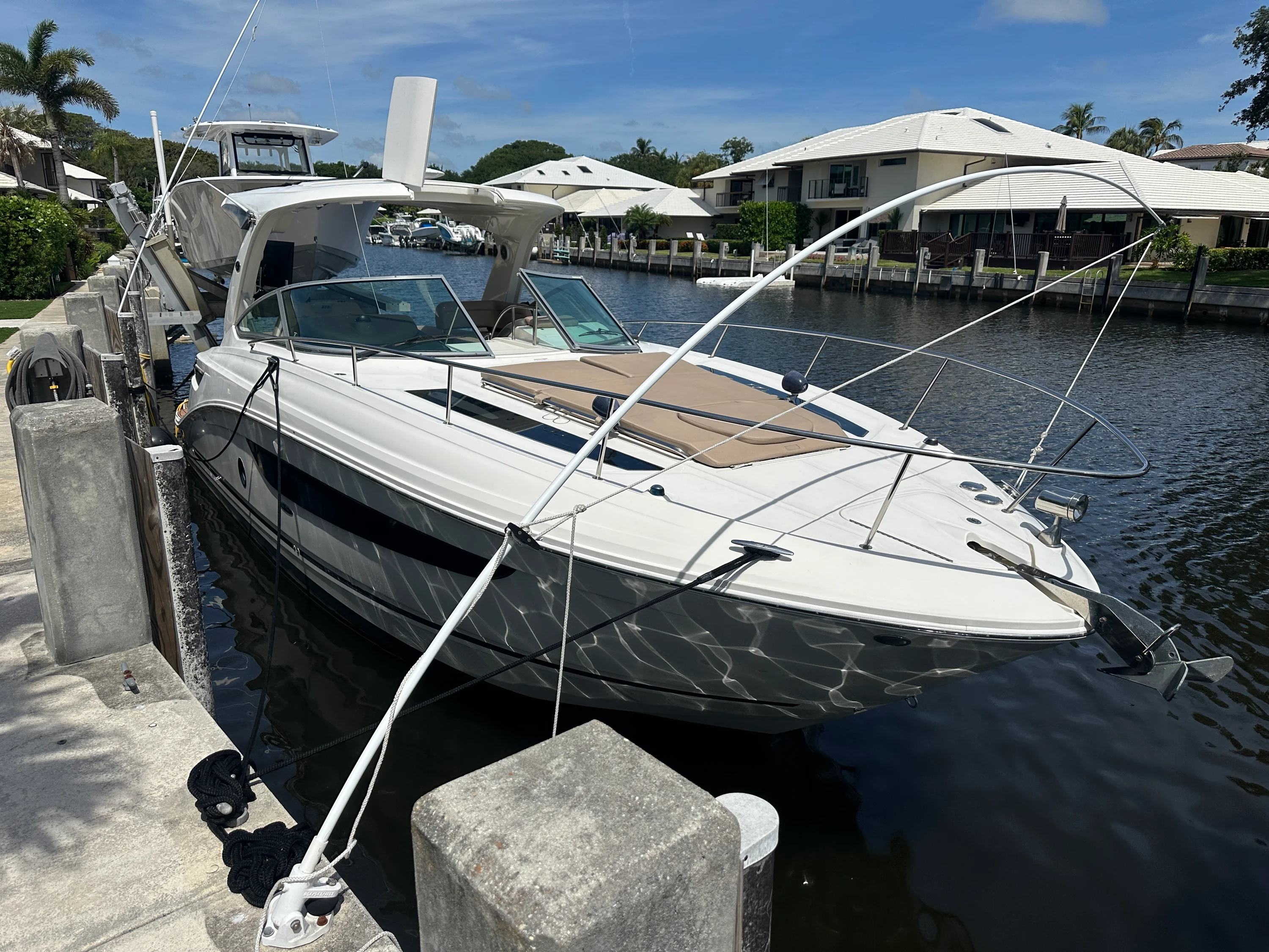 2017 Sea Ray 350 SUNDANCER Image Thumbnail #2