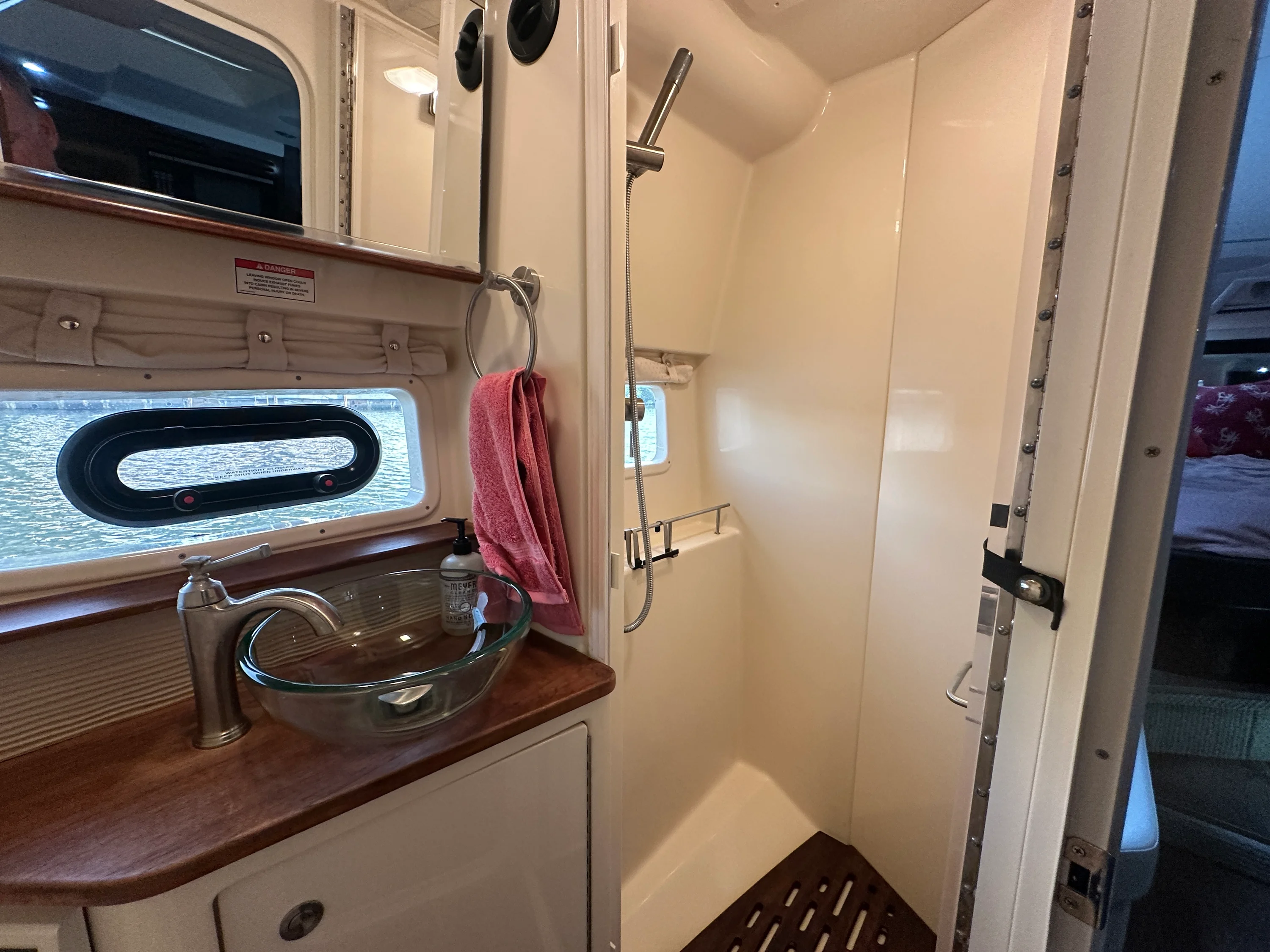 2017 Sea Ray 350 SUNDANCER Image Thumbnail #41