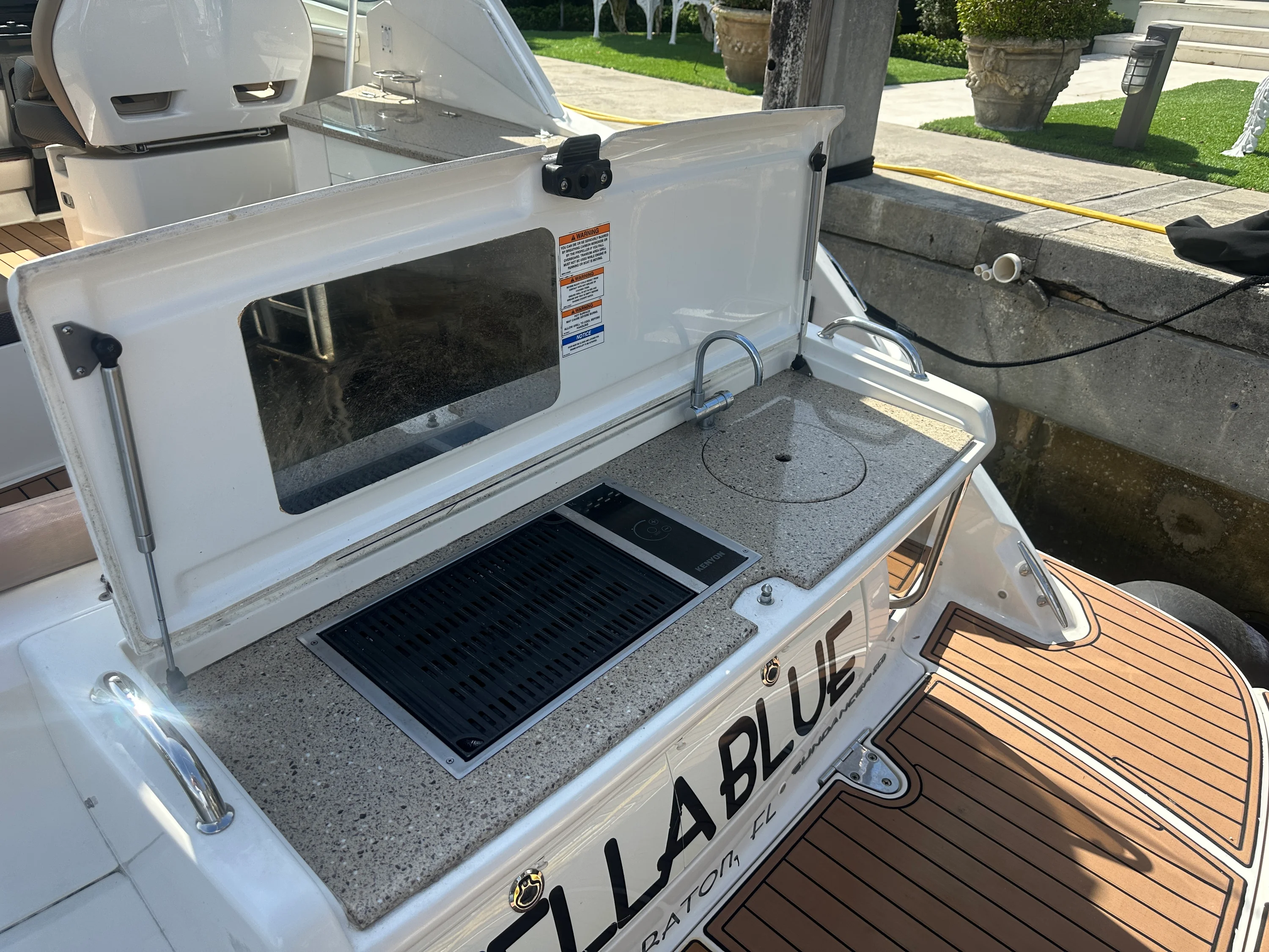 2017 Sea Ray 350 SUNDANCER Image Thumbnail #6