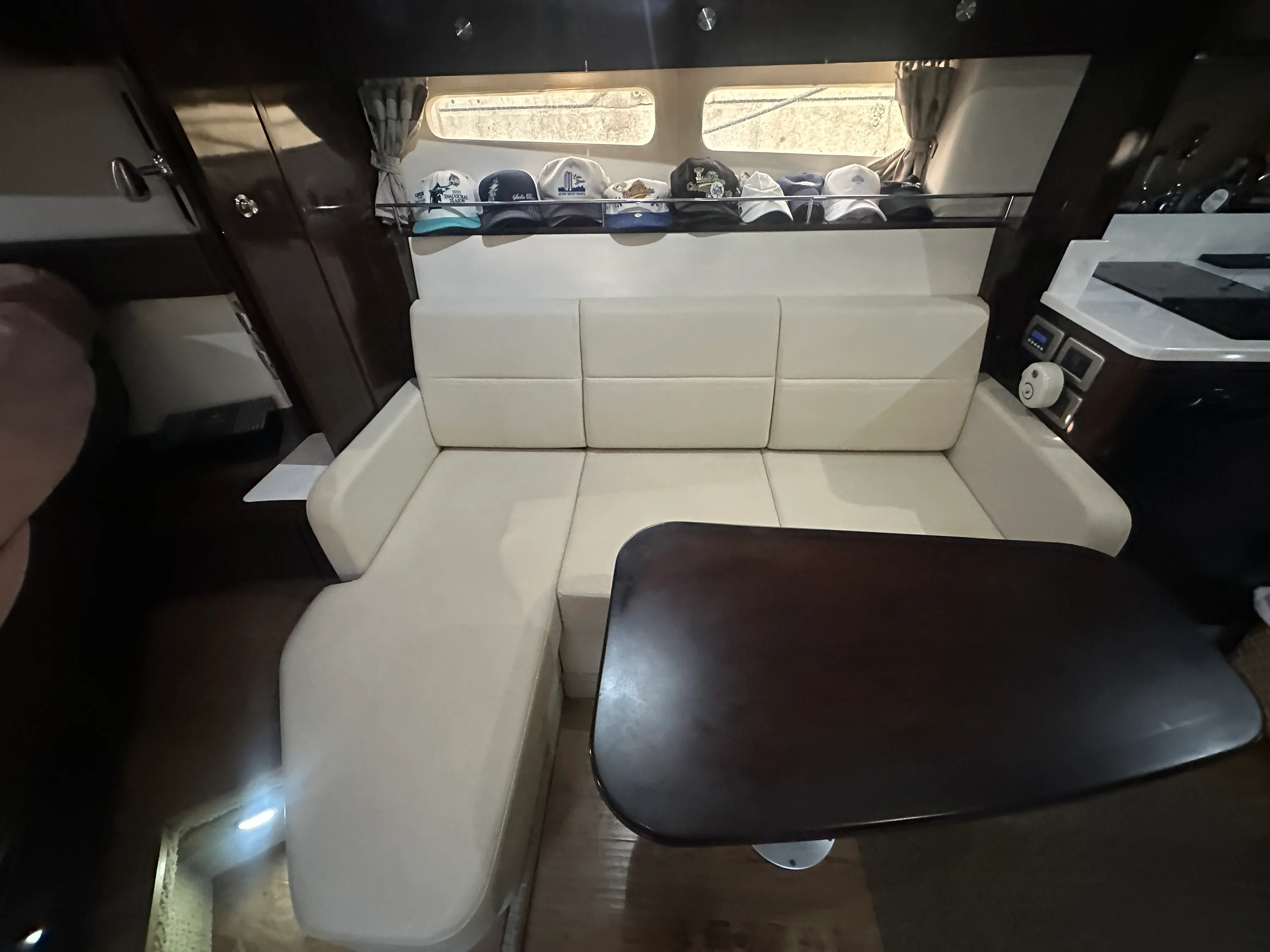 2017 Sea Ray 350 SUNDANCER Image Thumbnail #31