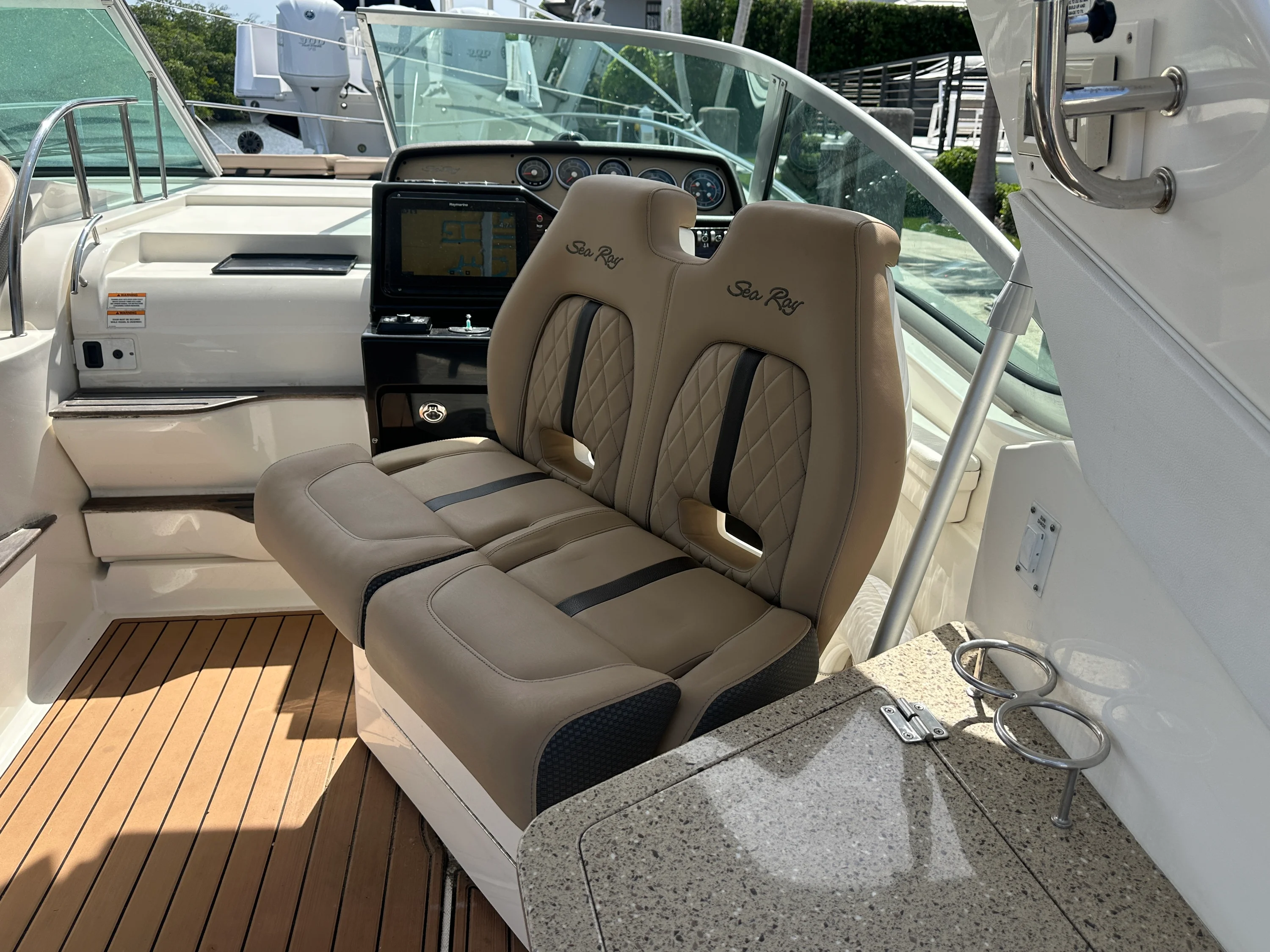 2017 Sea Ray 350 SUNDANCER Image Thumbnail #15