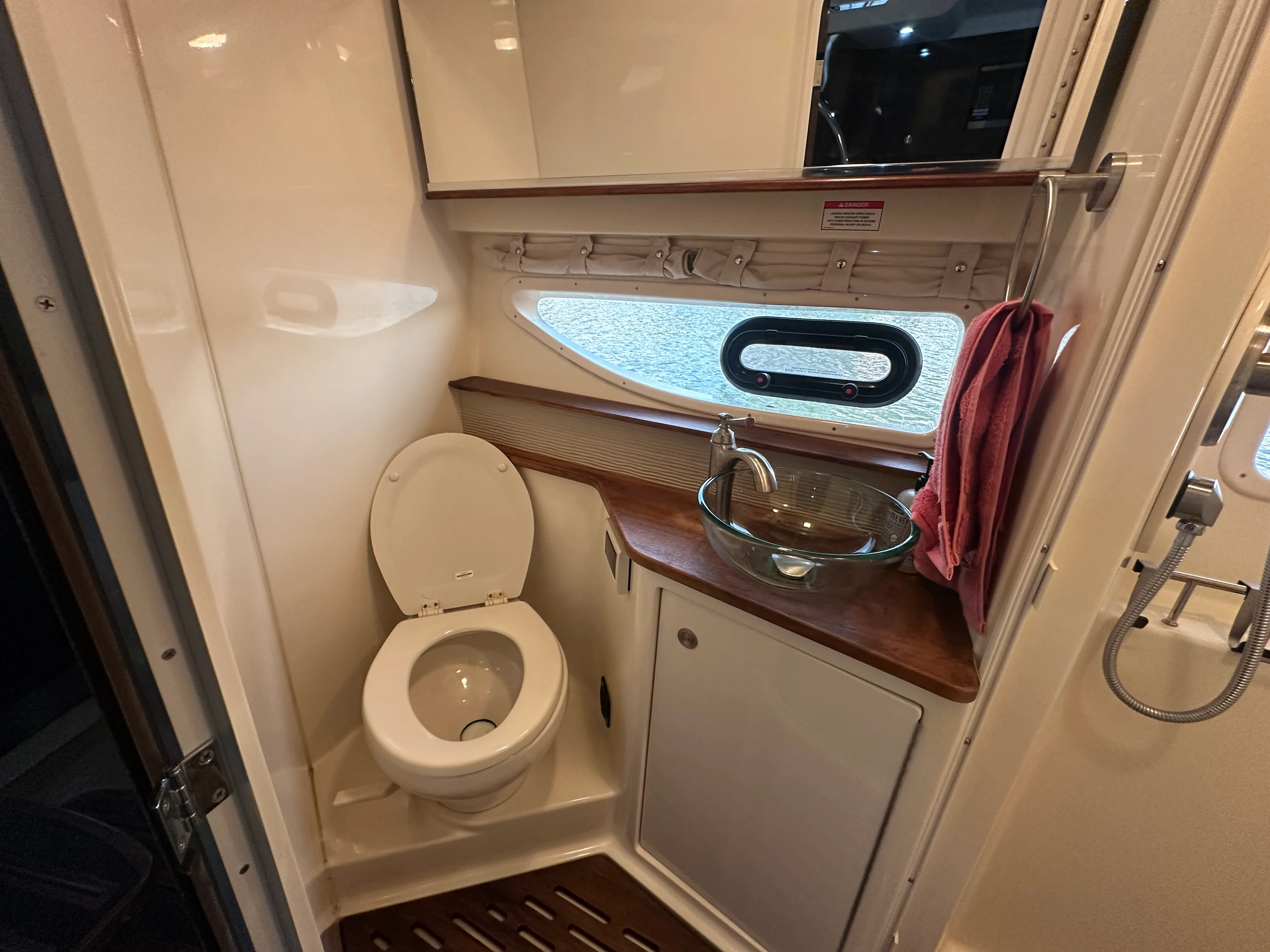 2017 Sea Ray 350 SUNDANCER Image Thumbnail #40