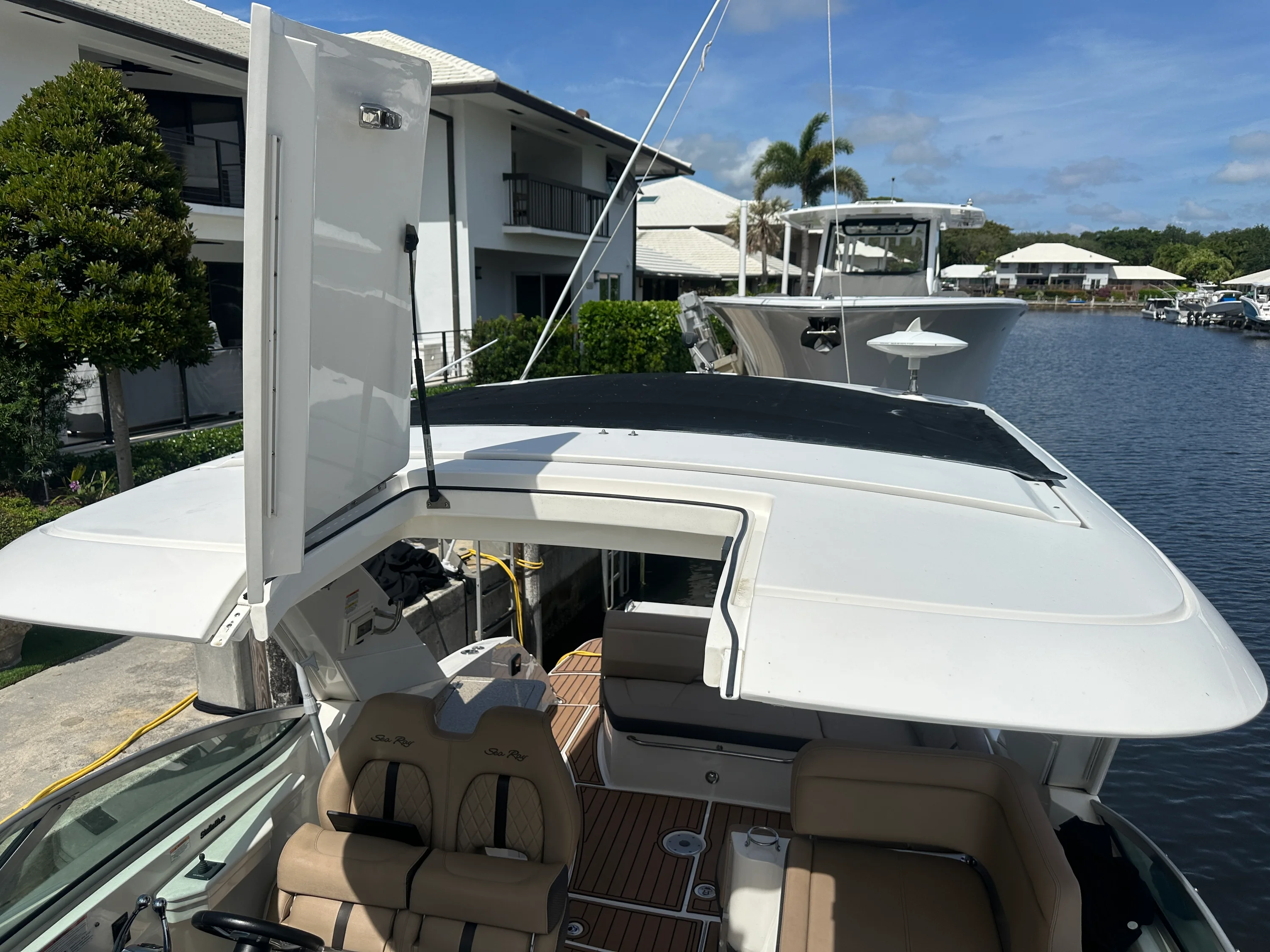2017 Sea Ray 350 SUNDANCER Image Thumbnail #28