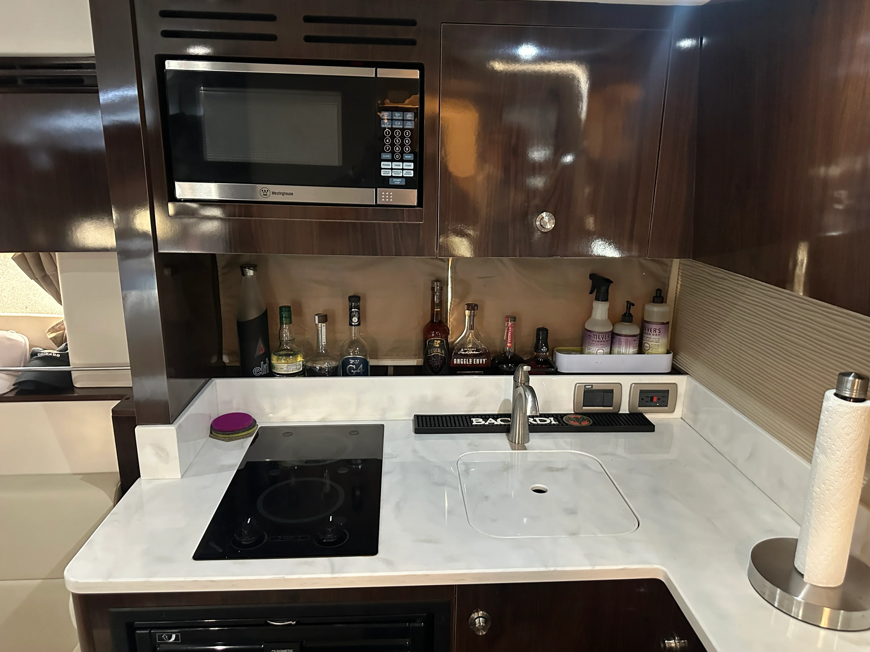 2017 Sea Ray 350 SUNDANCER Image Thumbnail #36
