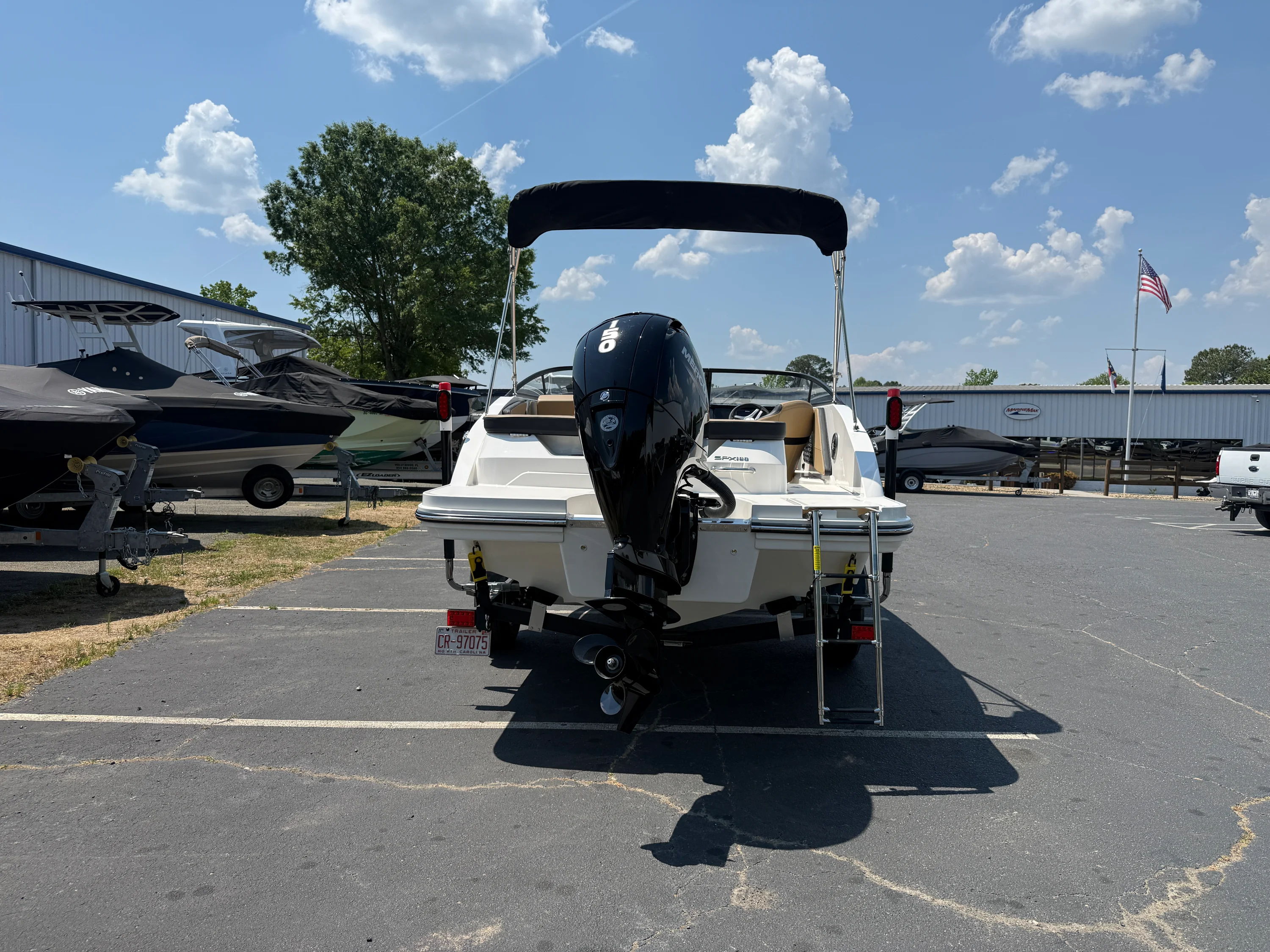 2025 Sea Ray 190 SPX OB Image Thumbnail #3