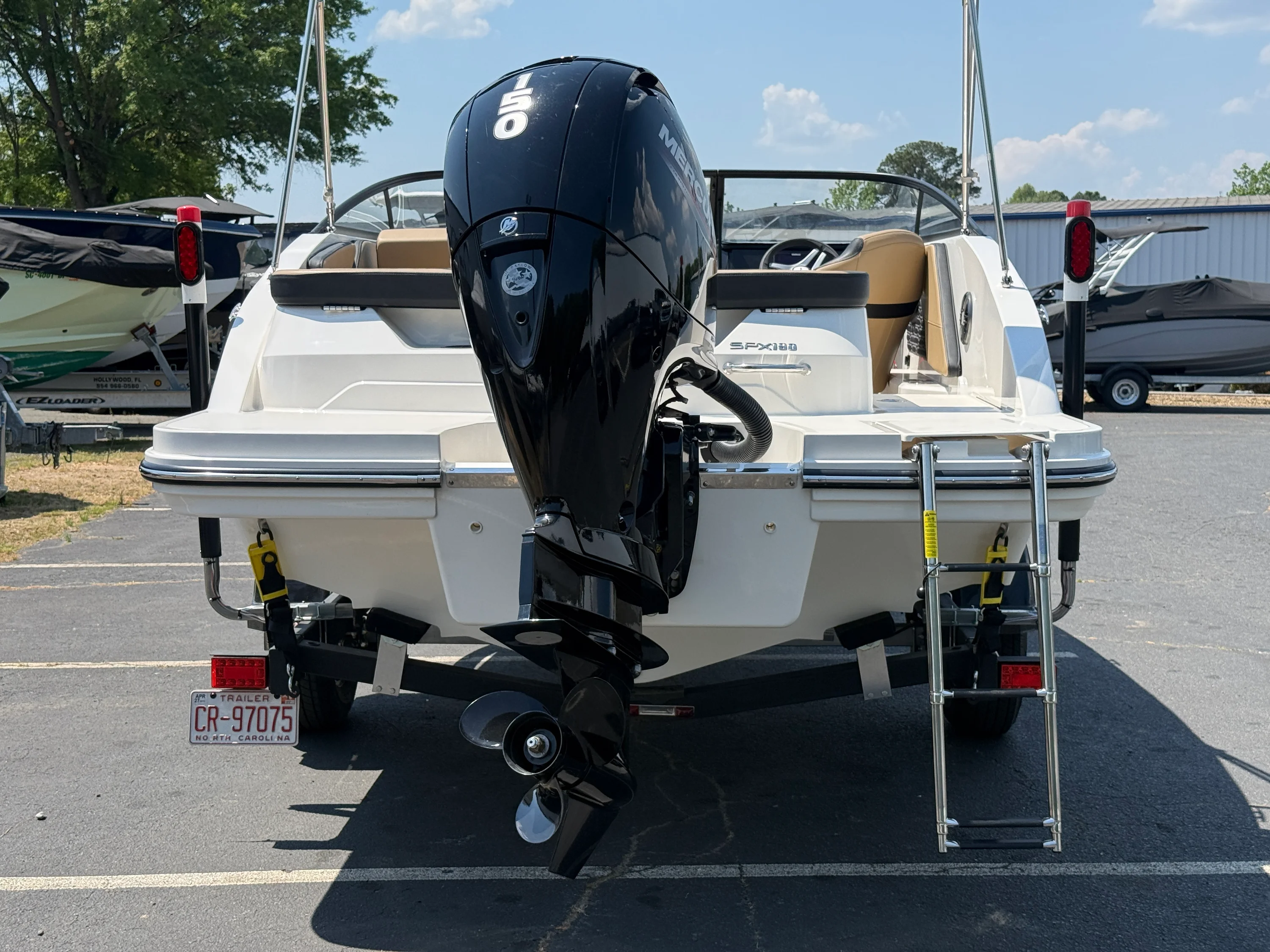 2025 Sea Ray 190 SPX OB Image Thumbnail #4