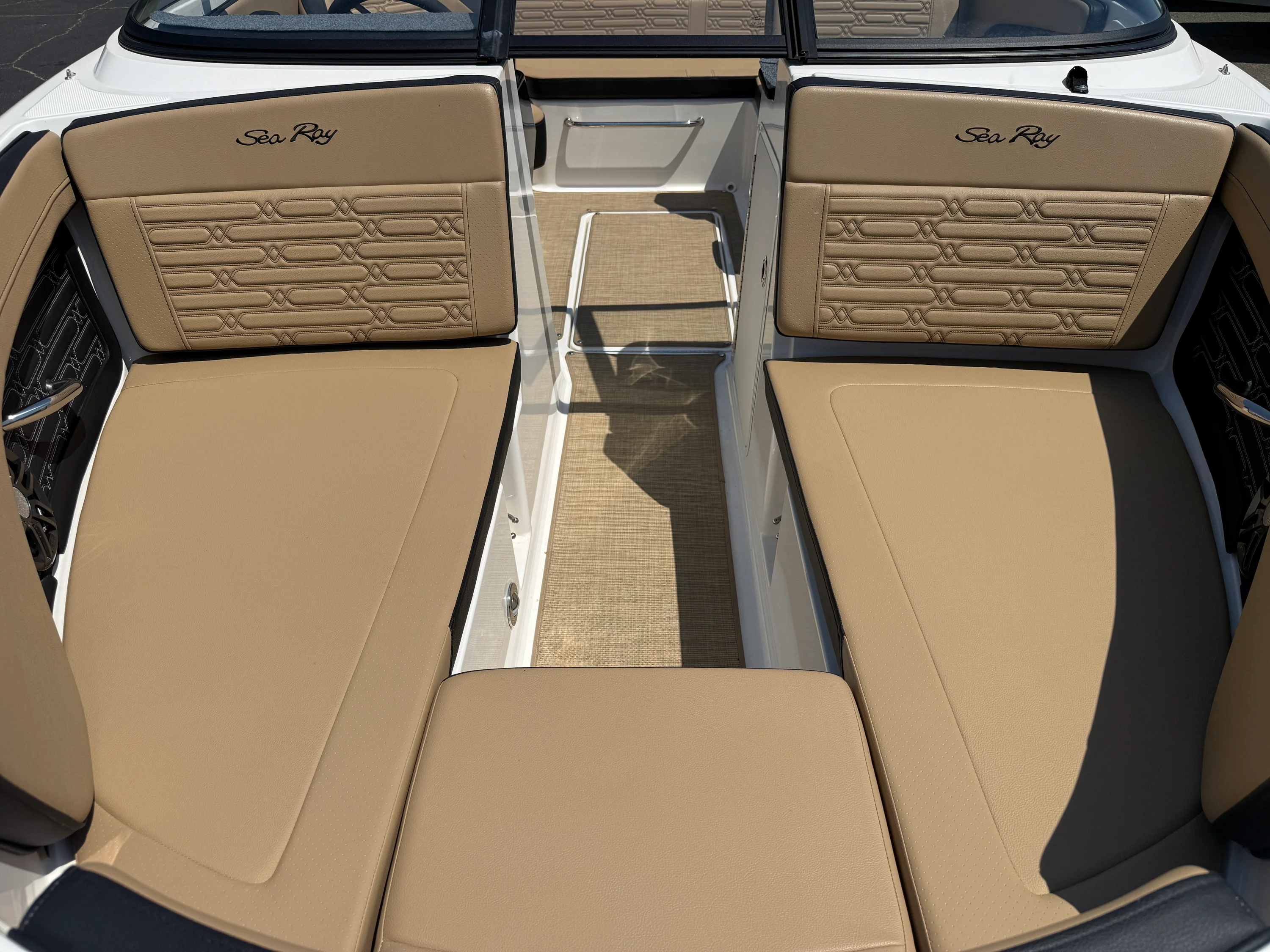 2025 Sea Ray 190 SPX OB Image Thumbnail #11