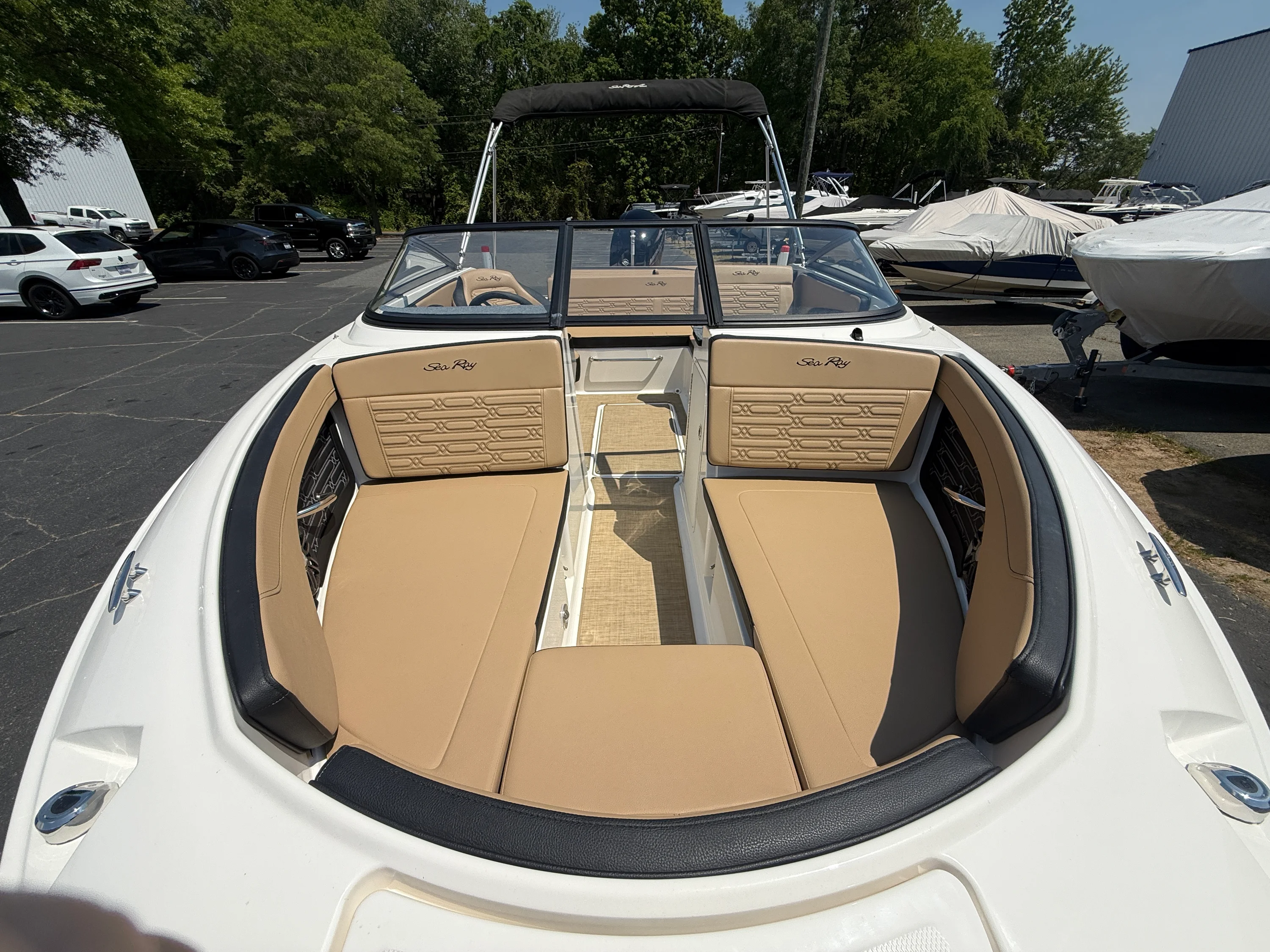 2025 Sea Ray 190 SPX OB Image Thumbnail #13