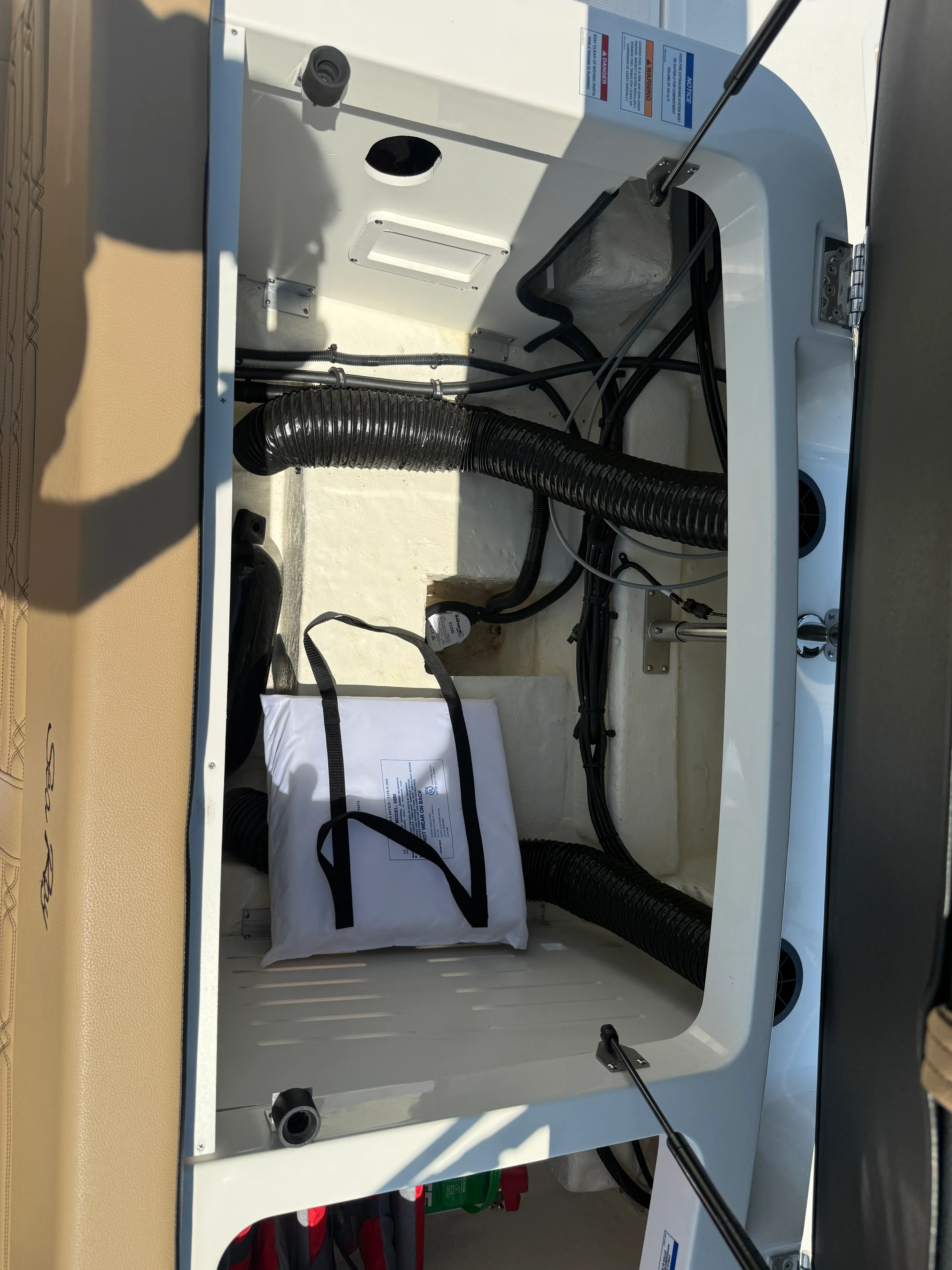 2025 Sea Ray 190 SPX OB Image Thumbnail #24