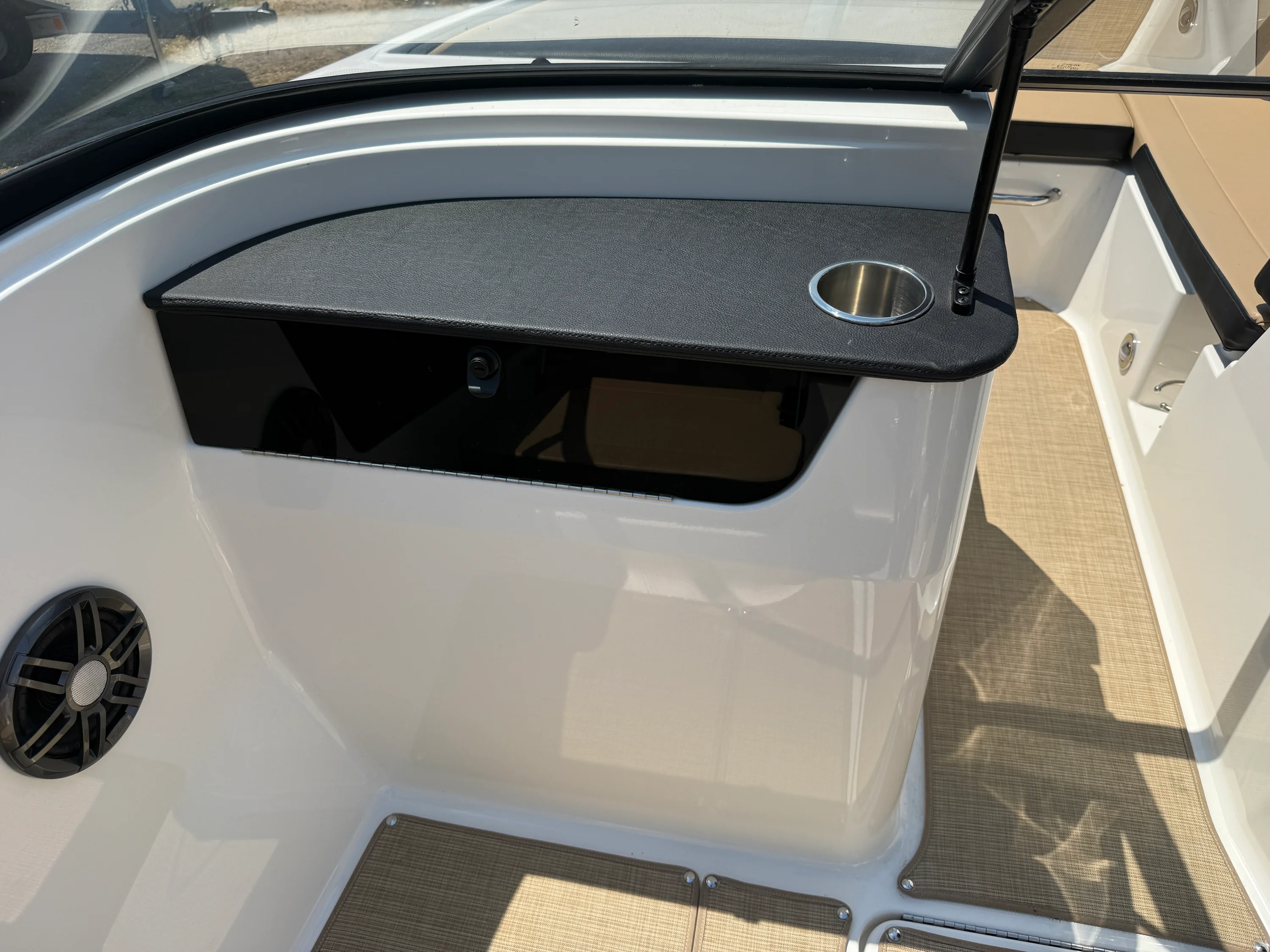 2025 Sea Ray 190 SPX OB Image Thumbnail #20